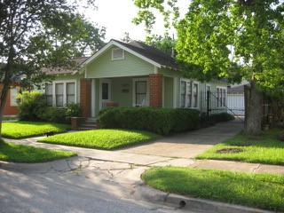 1021 E 16th Street Property Photo 1
