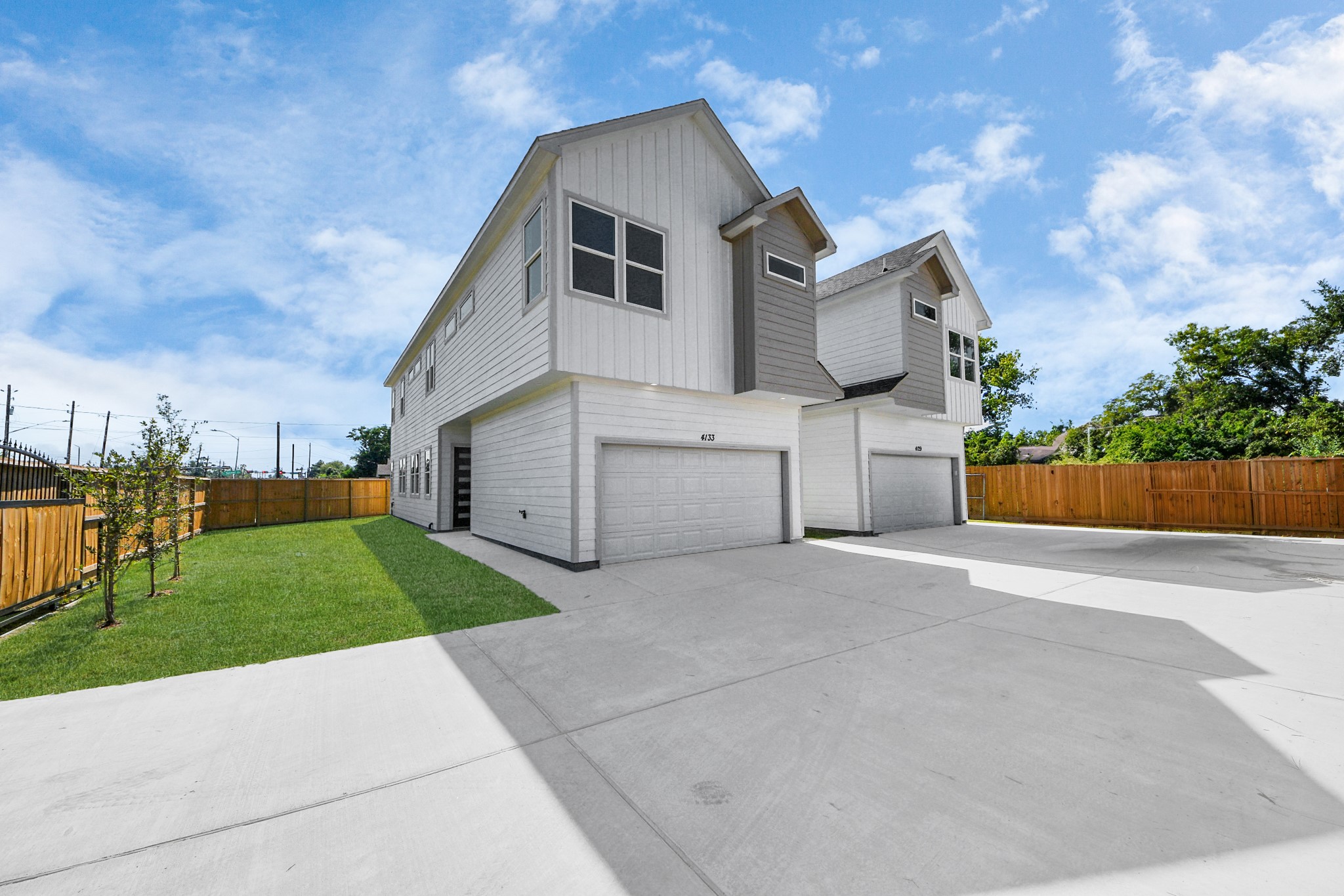 4133 E Toliver Street Property Photo 1