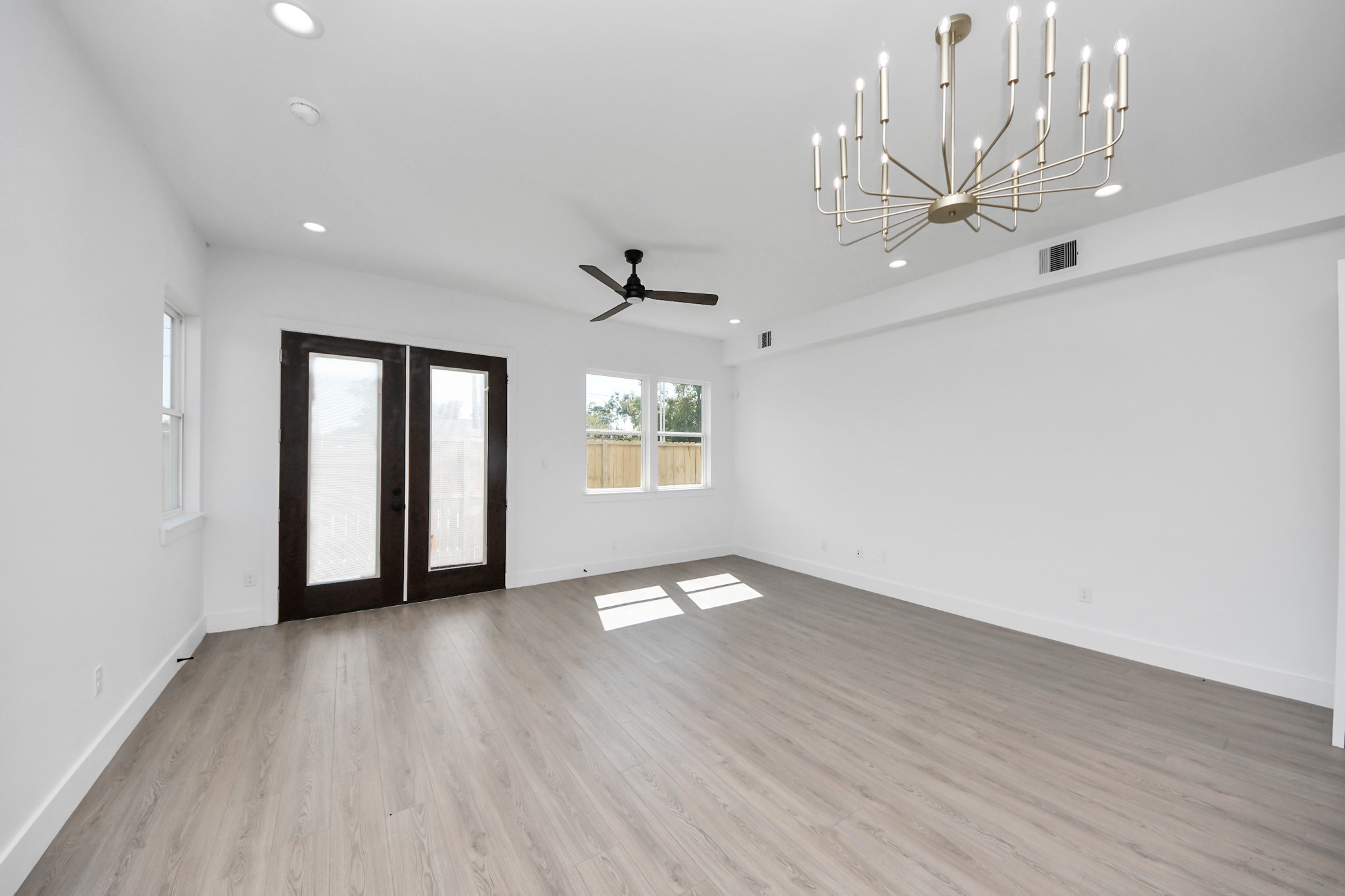4133 E Toliver Street Property Photo 19