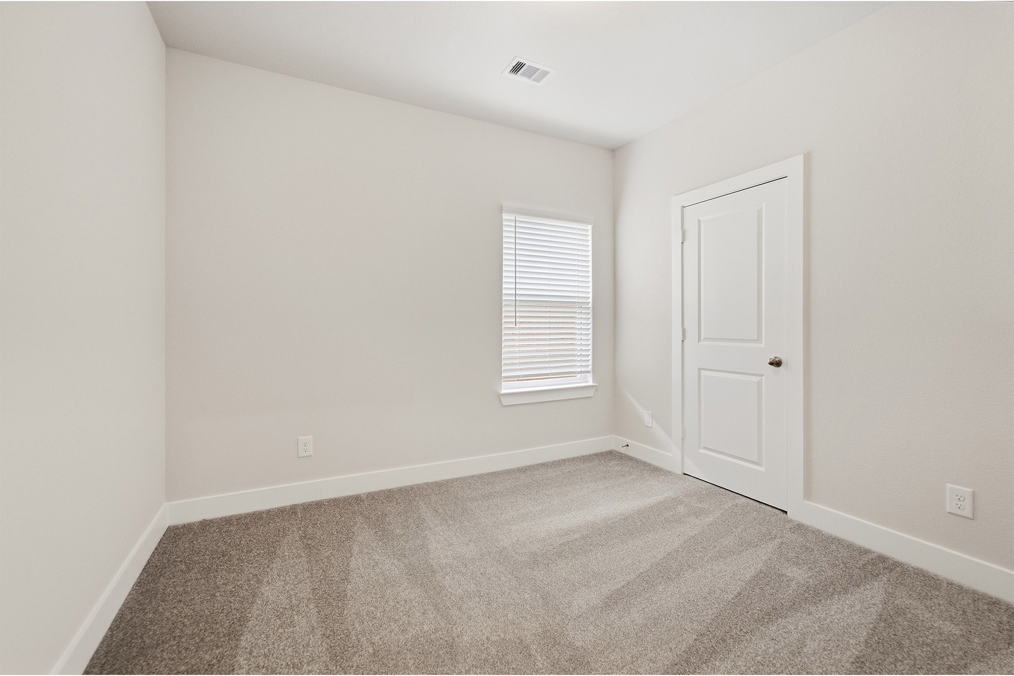 806 Alaska Cedar Drive Property Photo 5