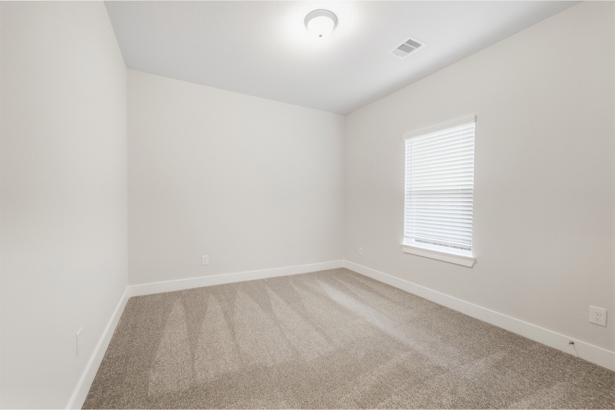 806 Alaska Cedar Drive Property Photo 7