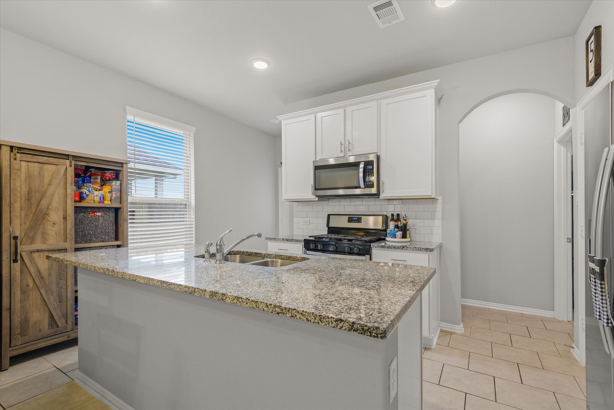 31634 Heguy Pass Property Photo 8