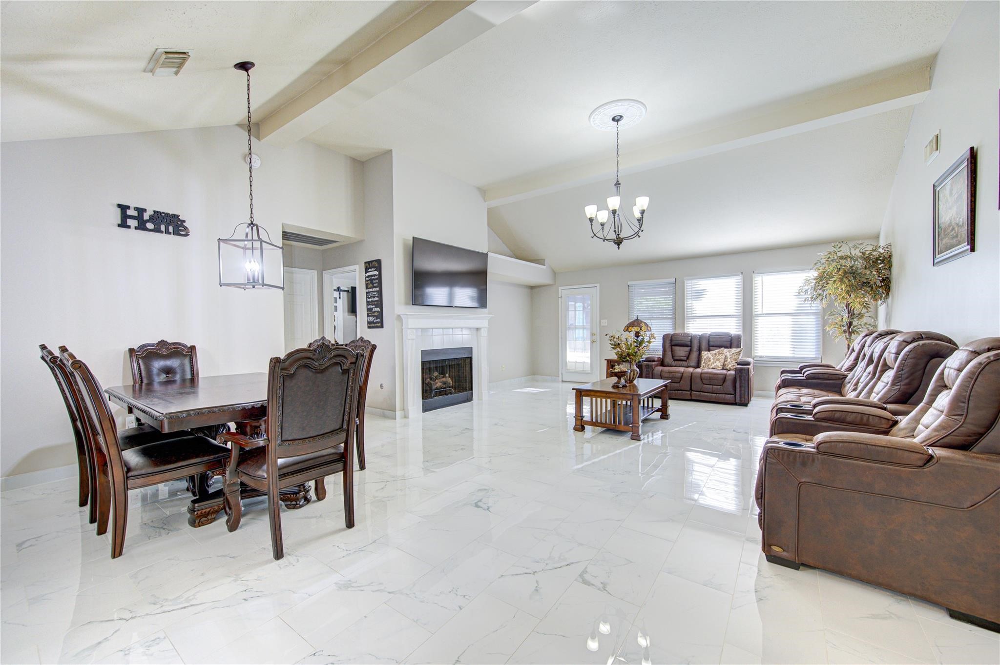 11507 Stone Bridge Drive Property Photo 3