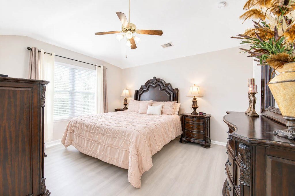 11507 Stone Bridge Drive Property Photo 6