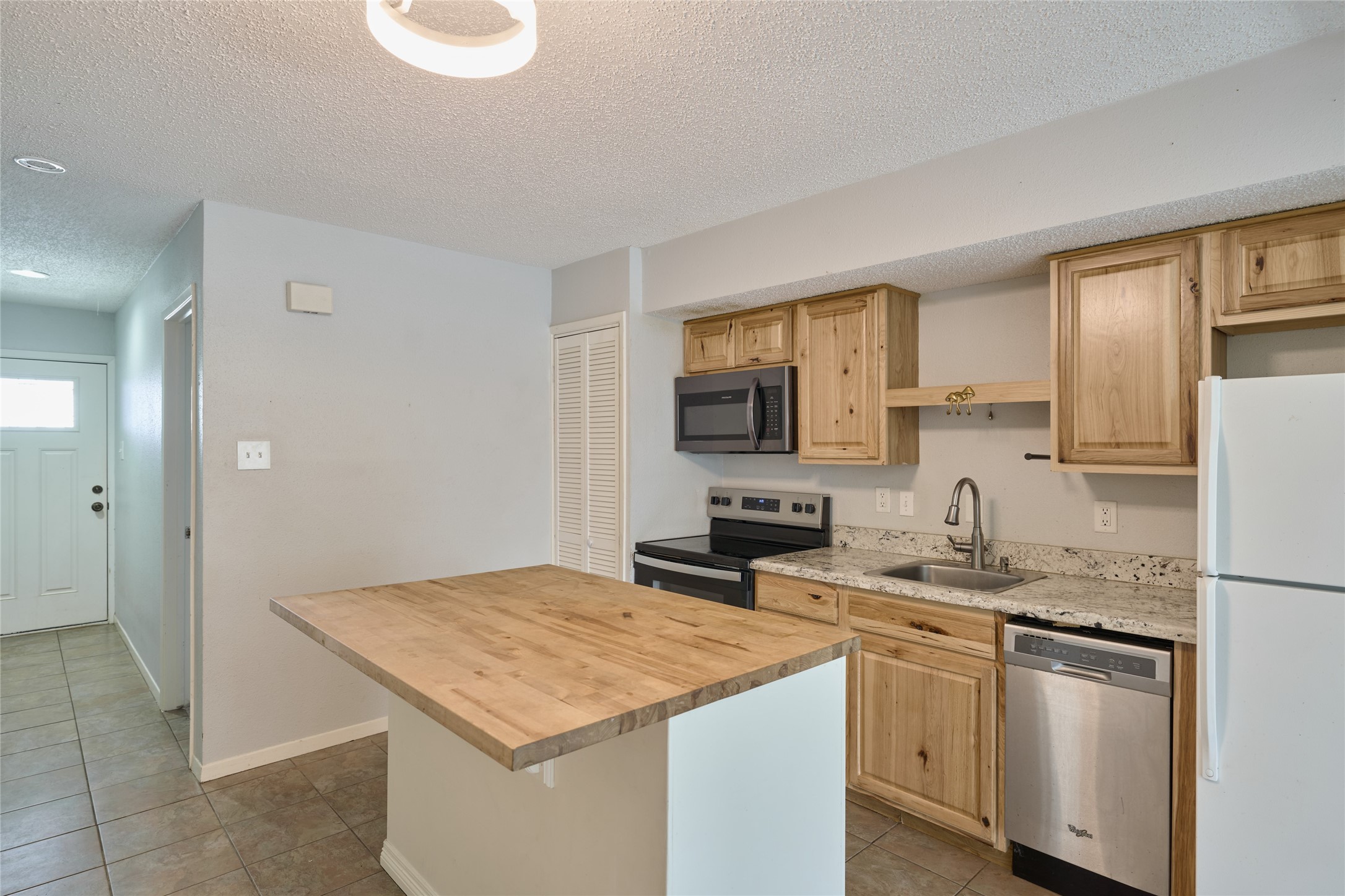 12900 Walden Road 622f Property Photo 5