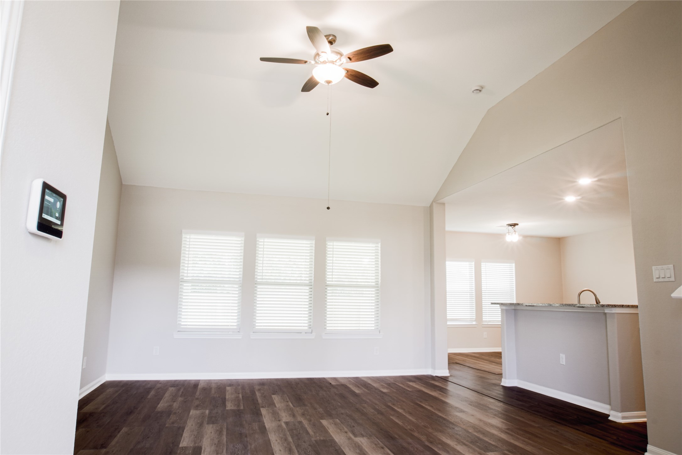 17624 Cedar Crest Drive Property Photo 4