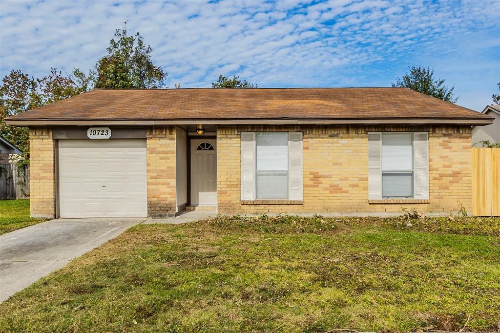 10723 Thorncliff Drive Property Photo 1