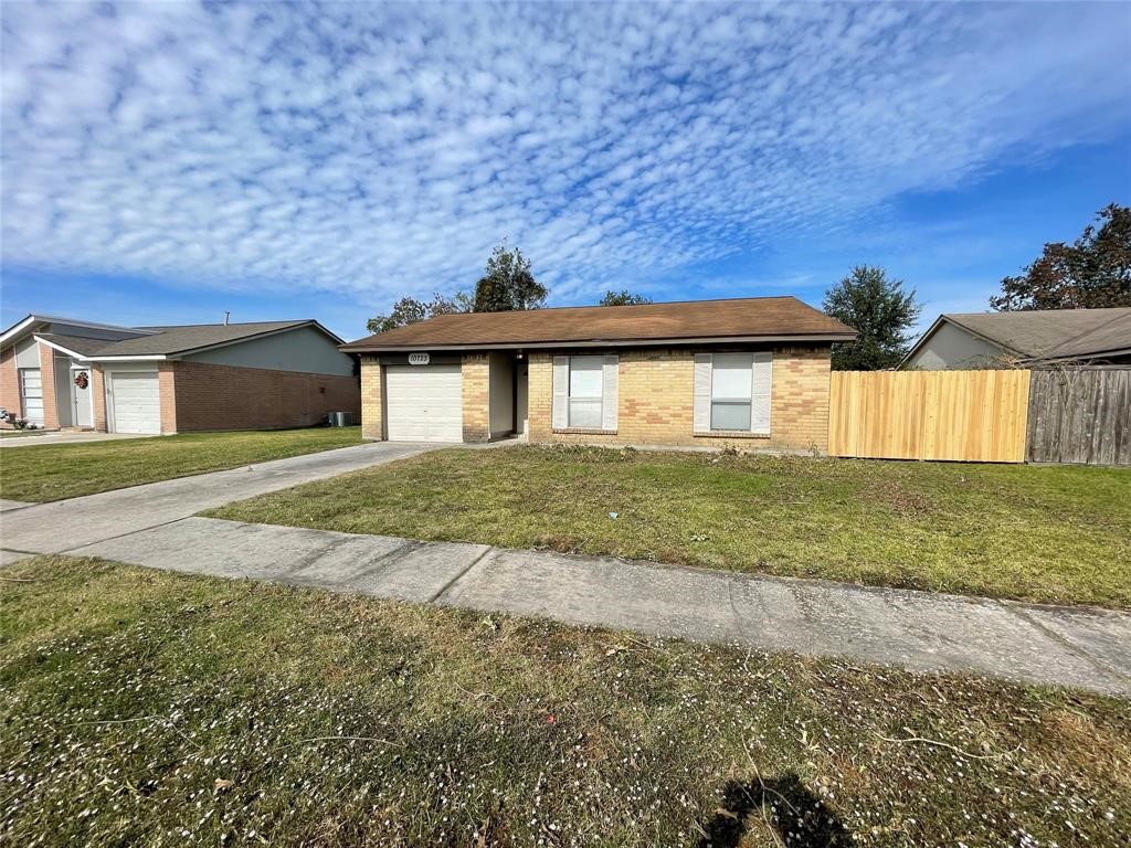 10723 Thorncliff Drive Property Photo 2