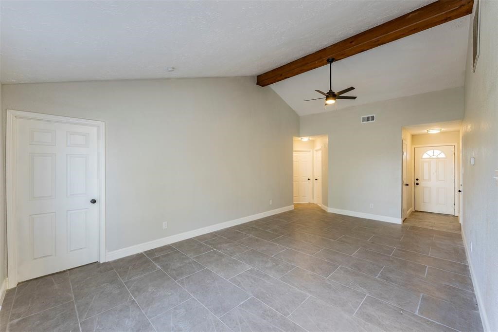 10723 Thorncliff Drive Property Photo 5