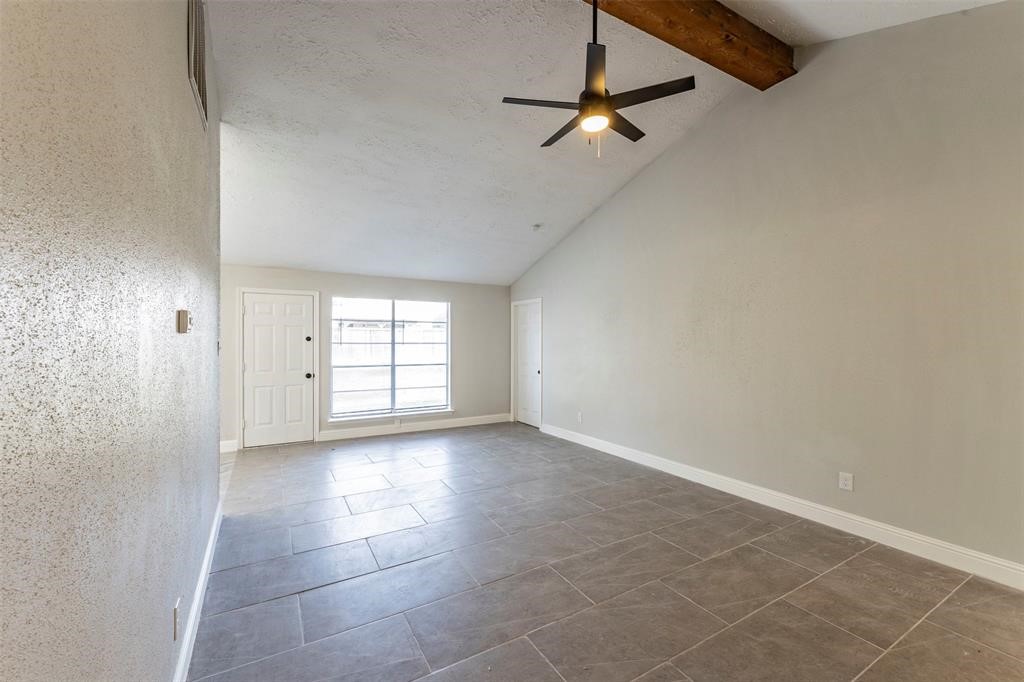 10723 Thorncliff Drive Property Photo 6