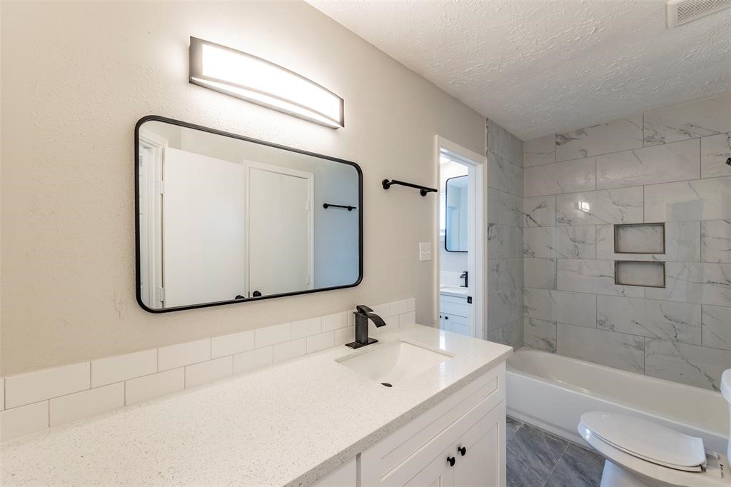 10723 Thorncliff Drive Property Photo 13