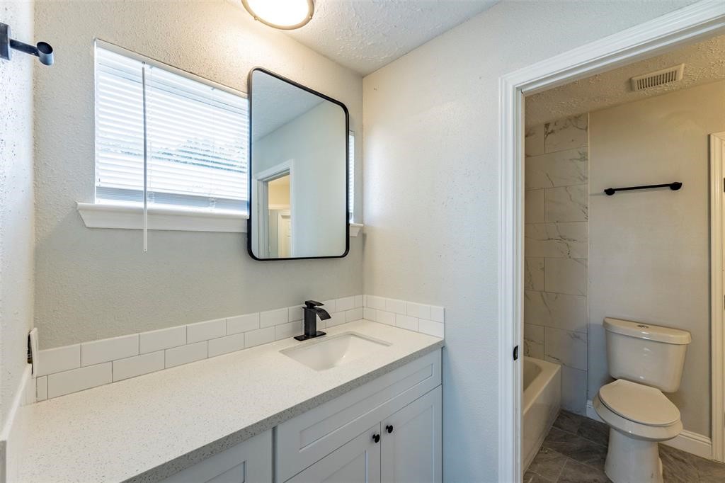 10723 Thorncliff Drive Property Photo 15