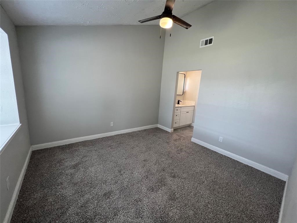 10723 Thorncliff Drive Property Photo 17