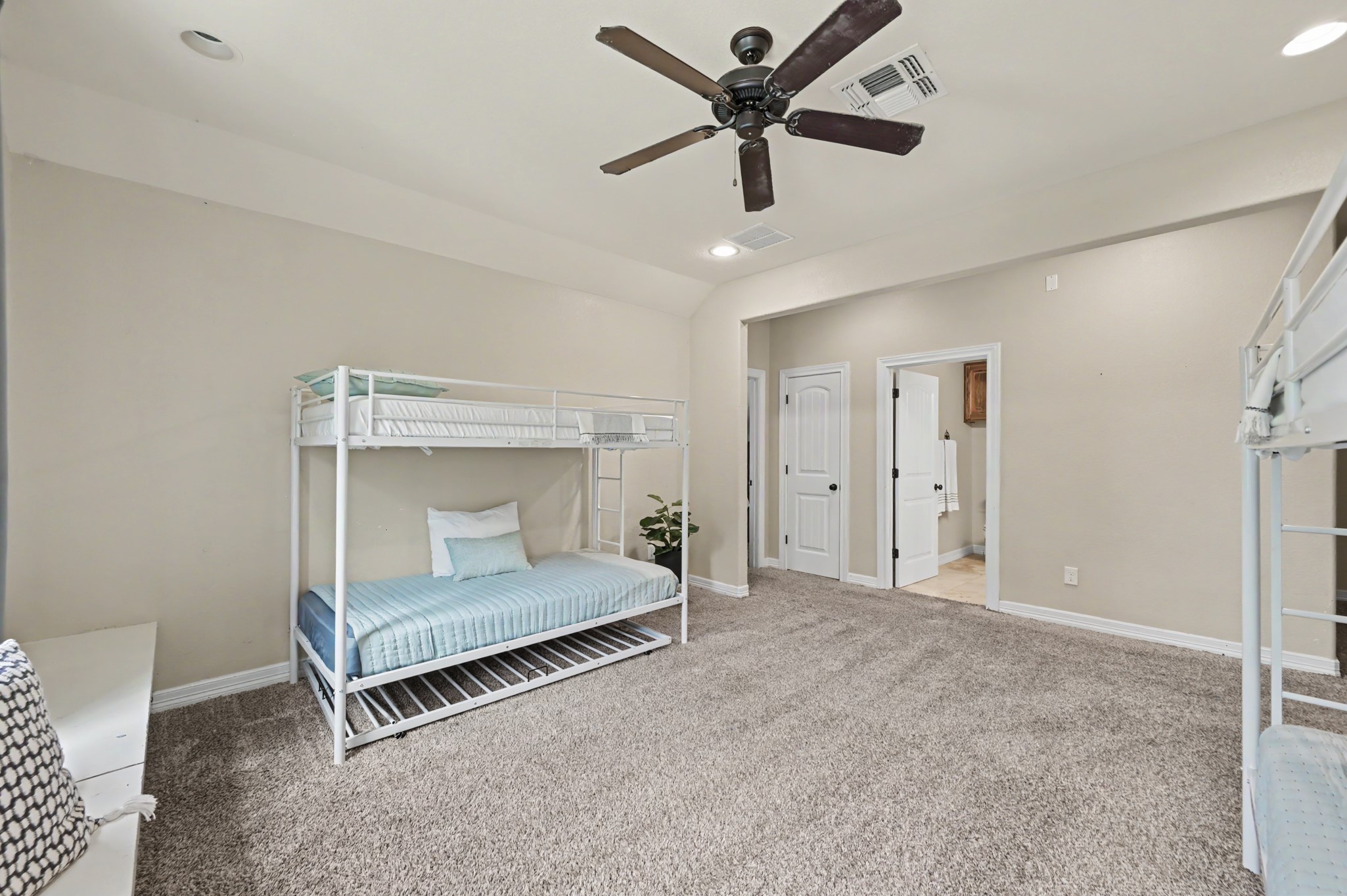 615 Weisinger Drive Property Photo 26