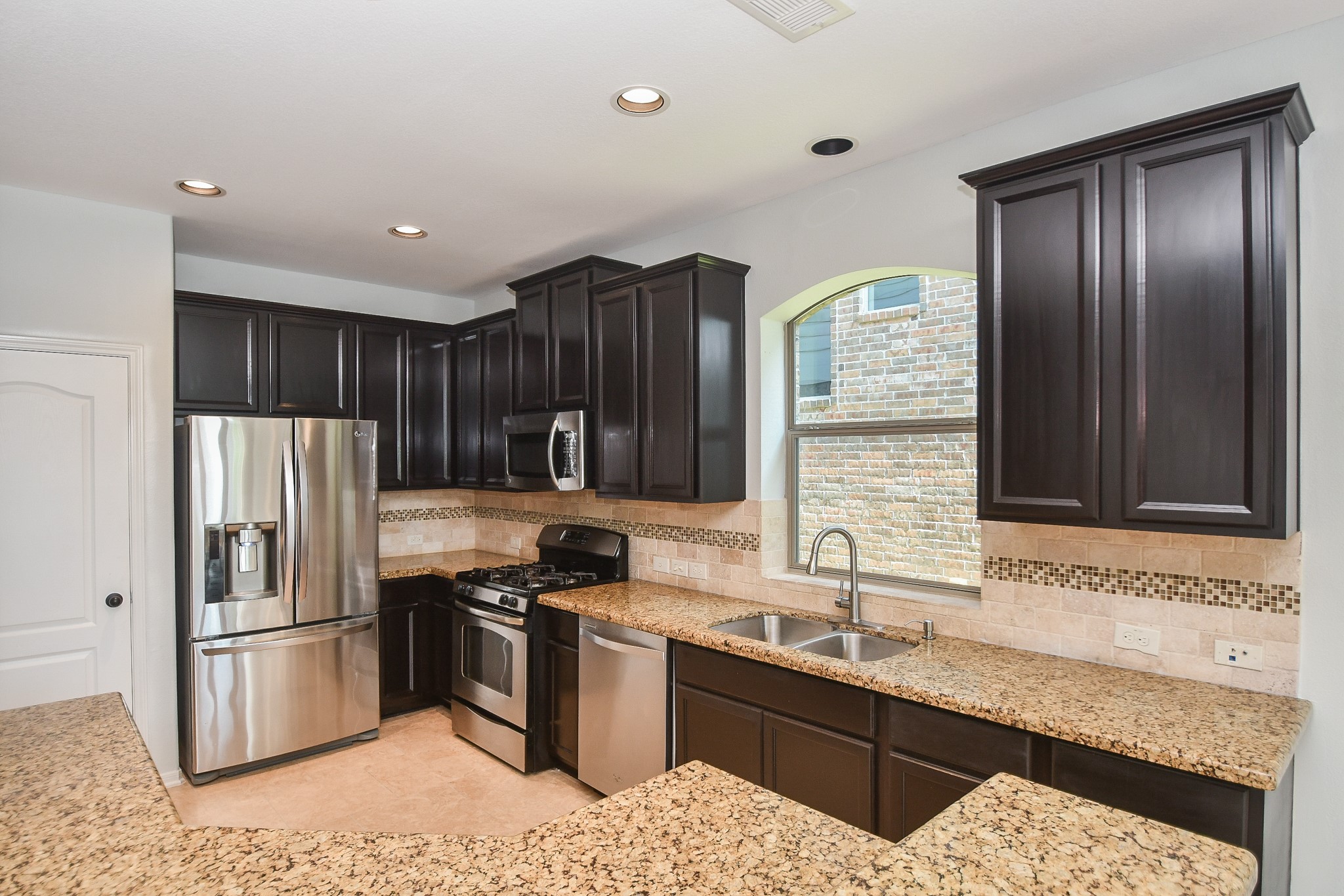 6311 Denison Oaks Drive Property Photo 10