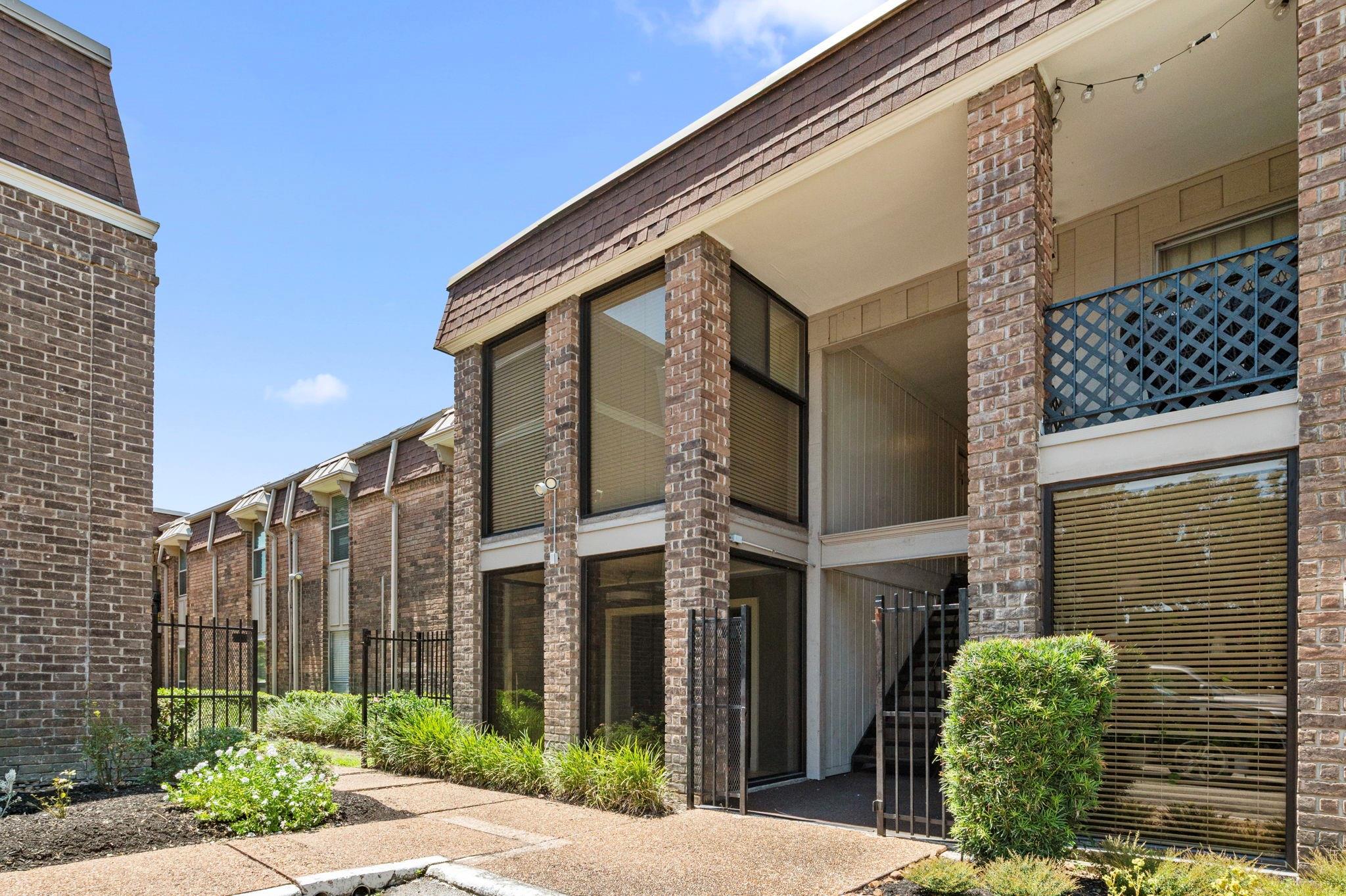 7575 Katy Freeway # 18, Houston TX 77024 Property Photo 1