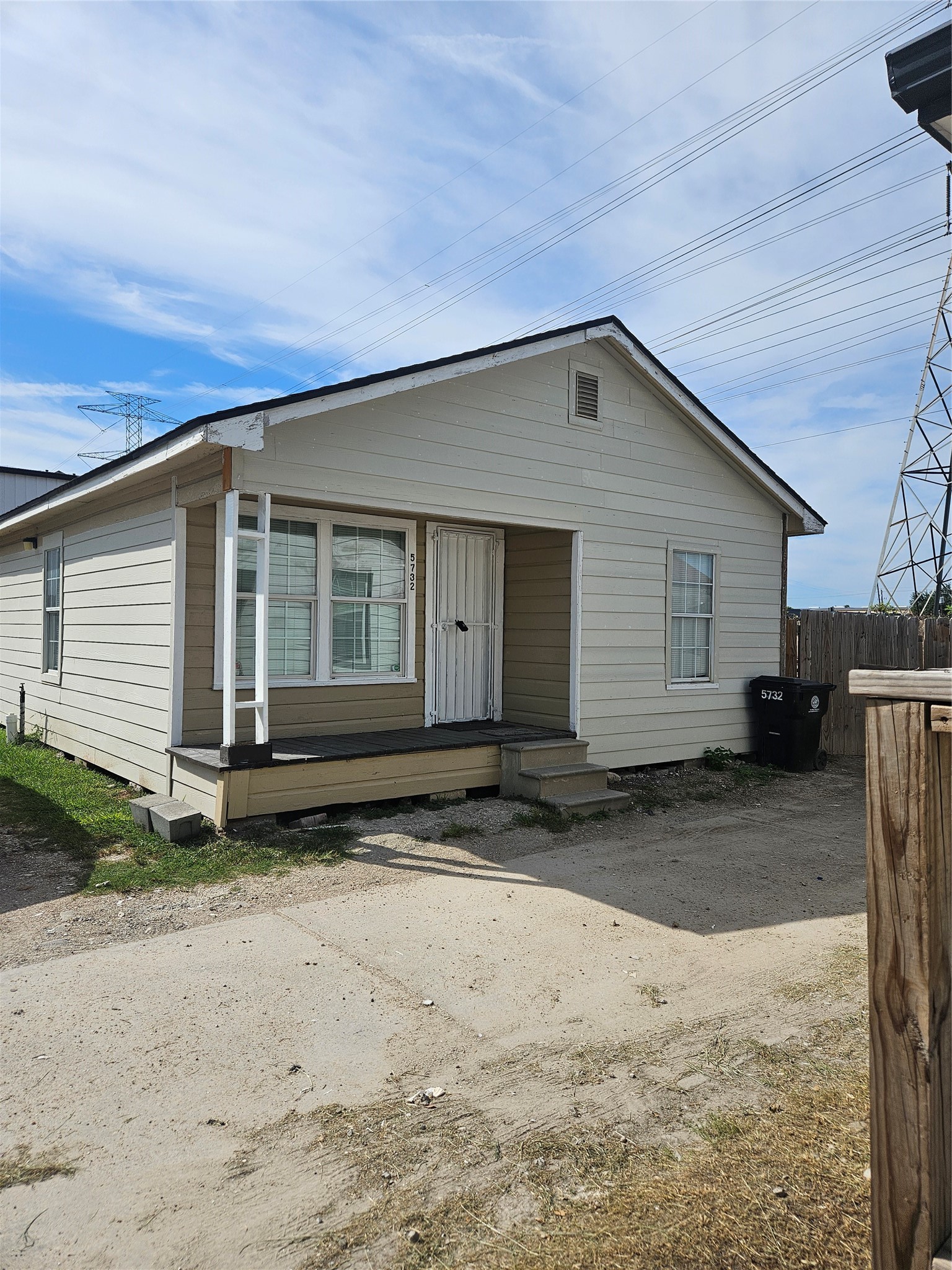 5732 Gardendale Drive Property Photo 1