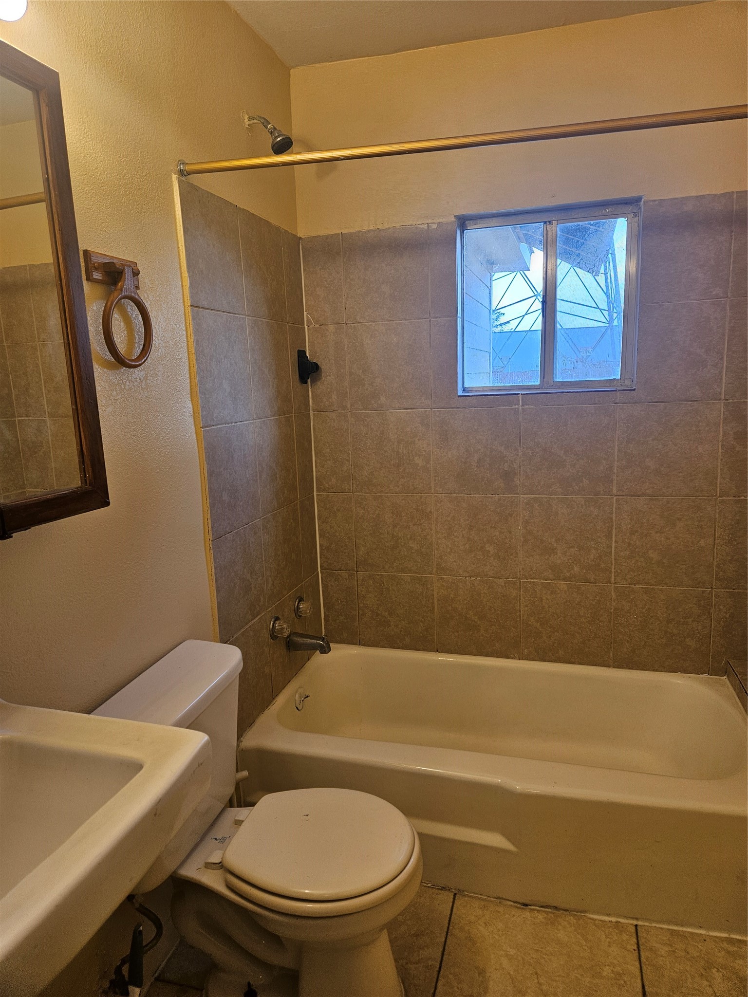 5732 Gardendale Drive Property Photo 5