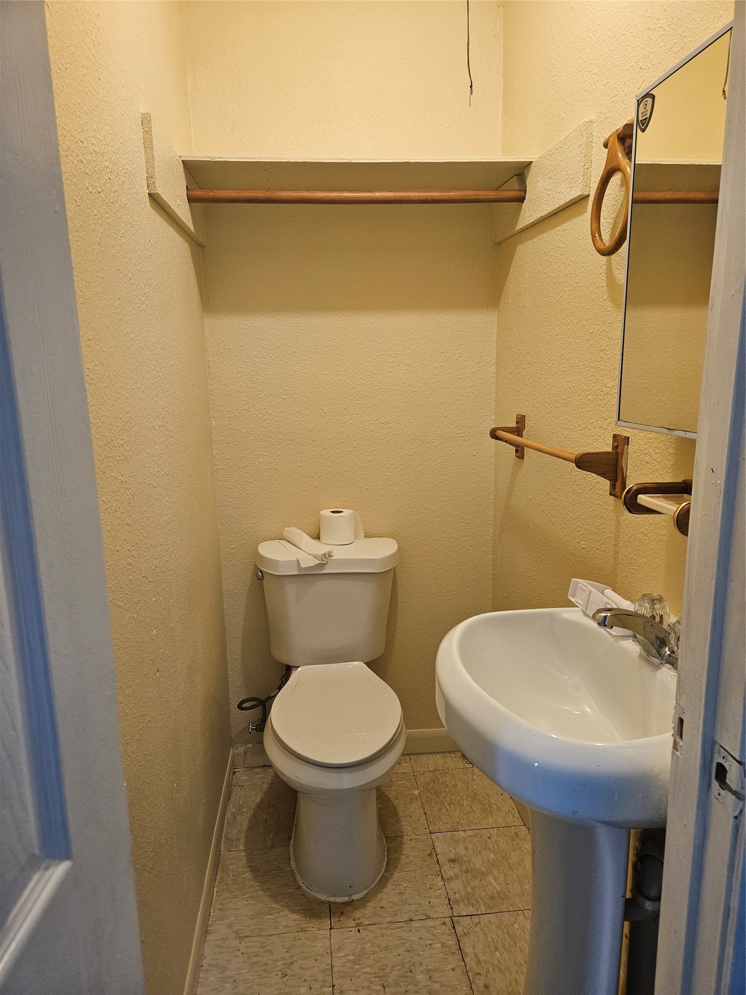 5732 Gardendale Drive Property Photo 6