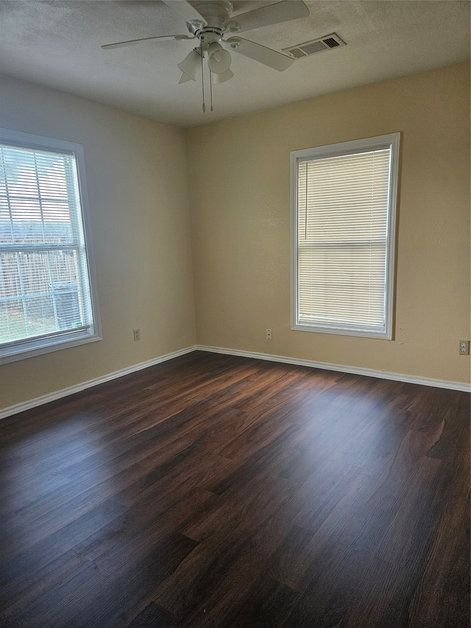5732 Gardendale Drive Property Photo 8