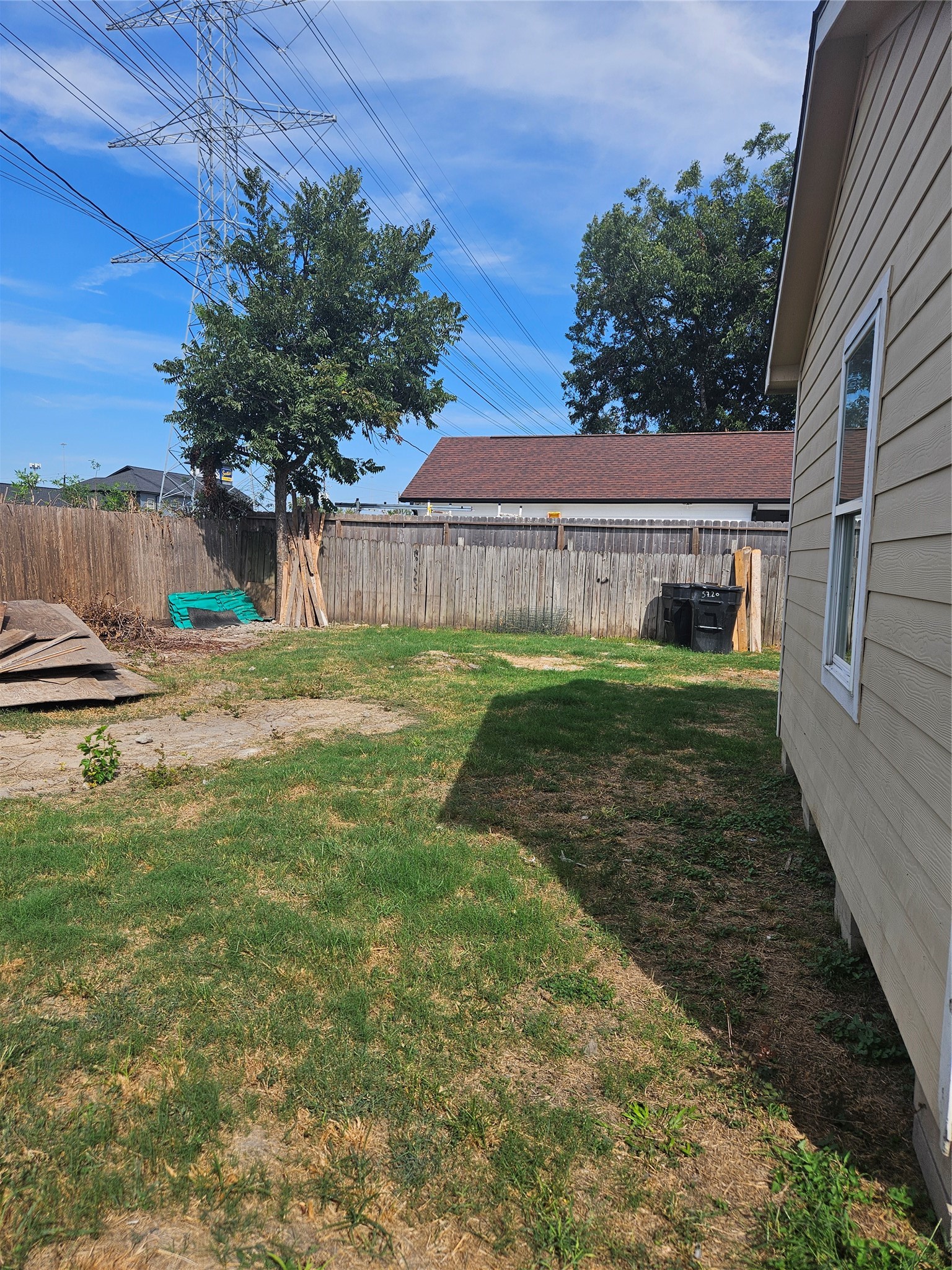 5732 Gardendale Drive Property Photo 9