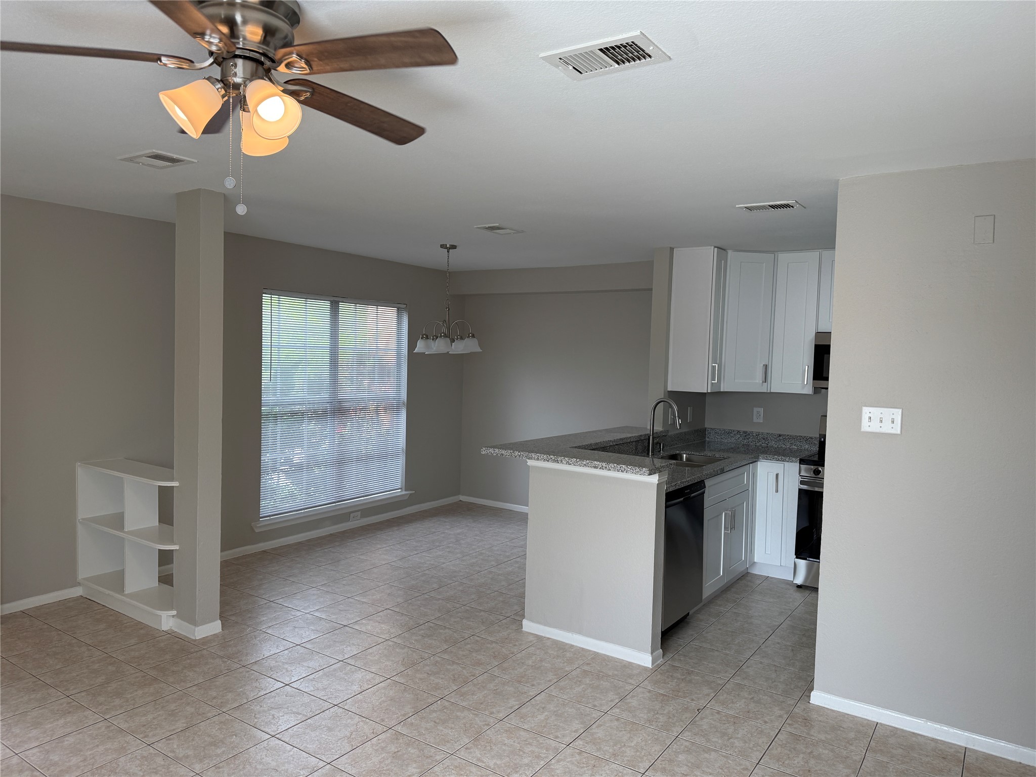 13902 Buckingham Drive B Property Photo 4