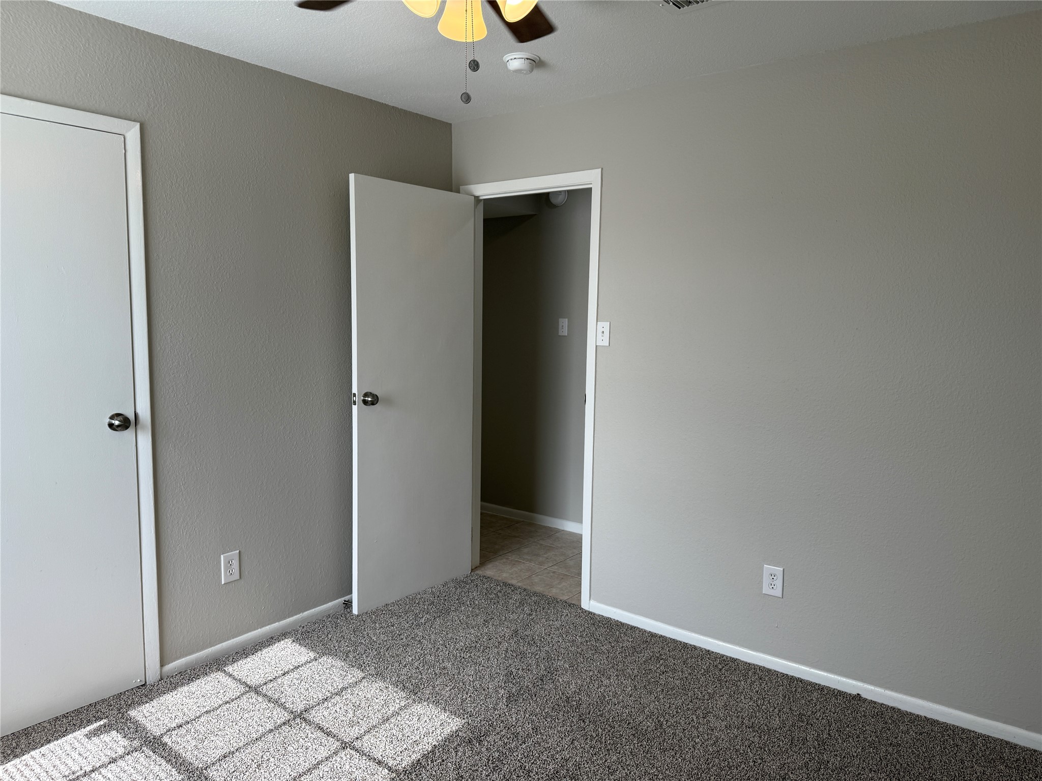 13902 Buckingham Drive B Property Photo 8