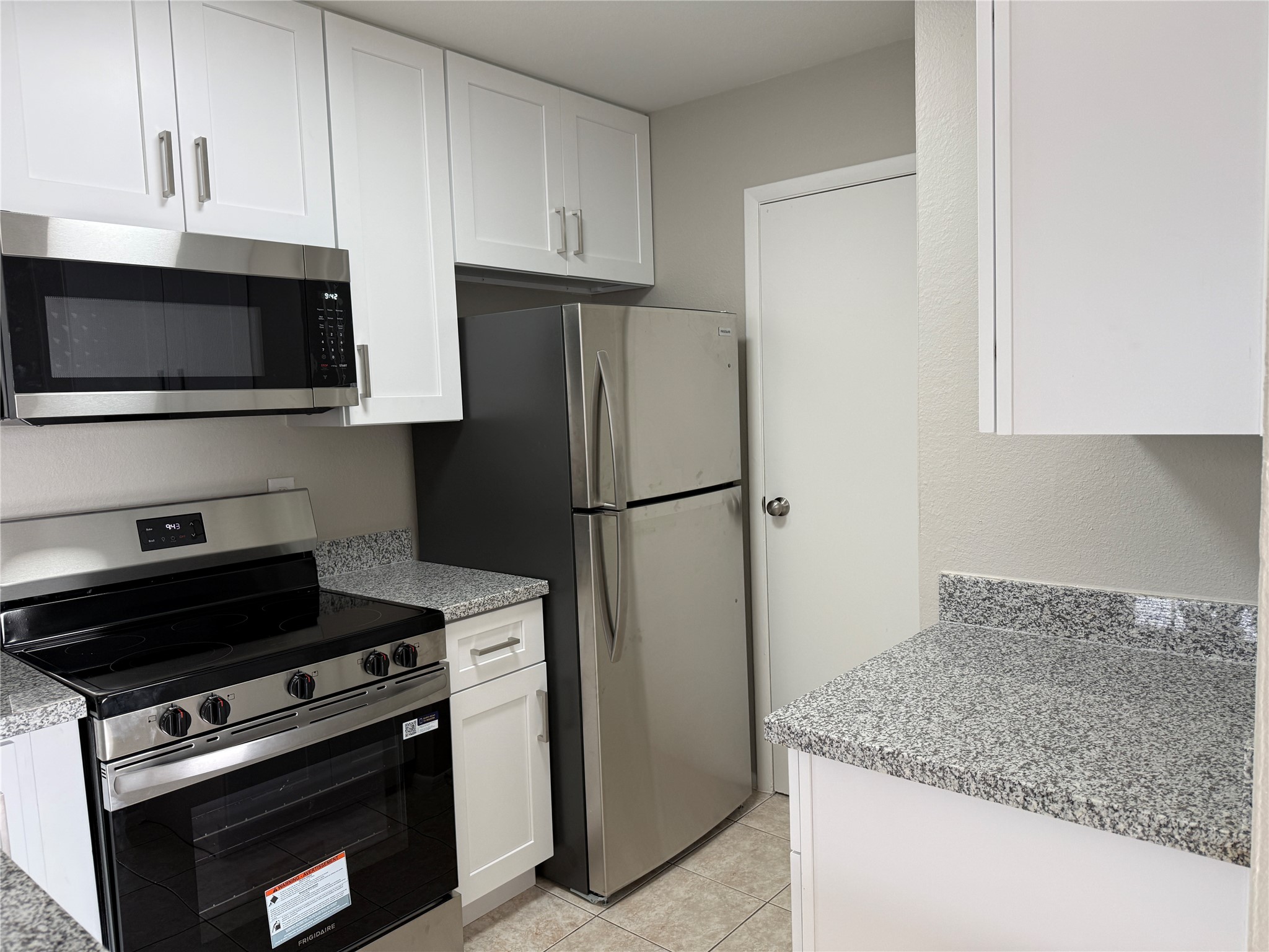 13902 Buckingham Drive B Property Photo 12