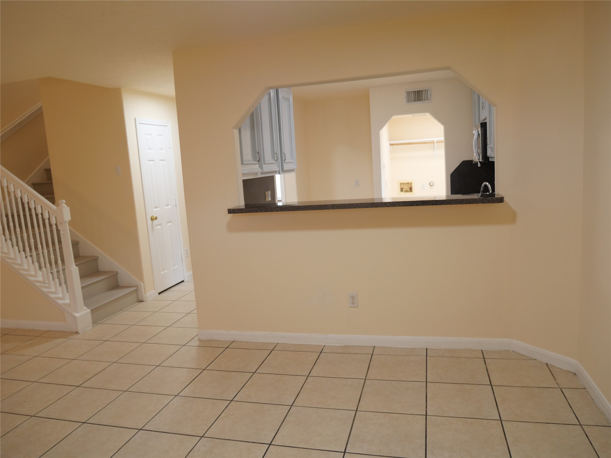 6603 Schambray Street Property Photo 4