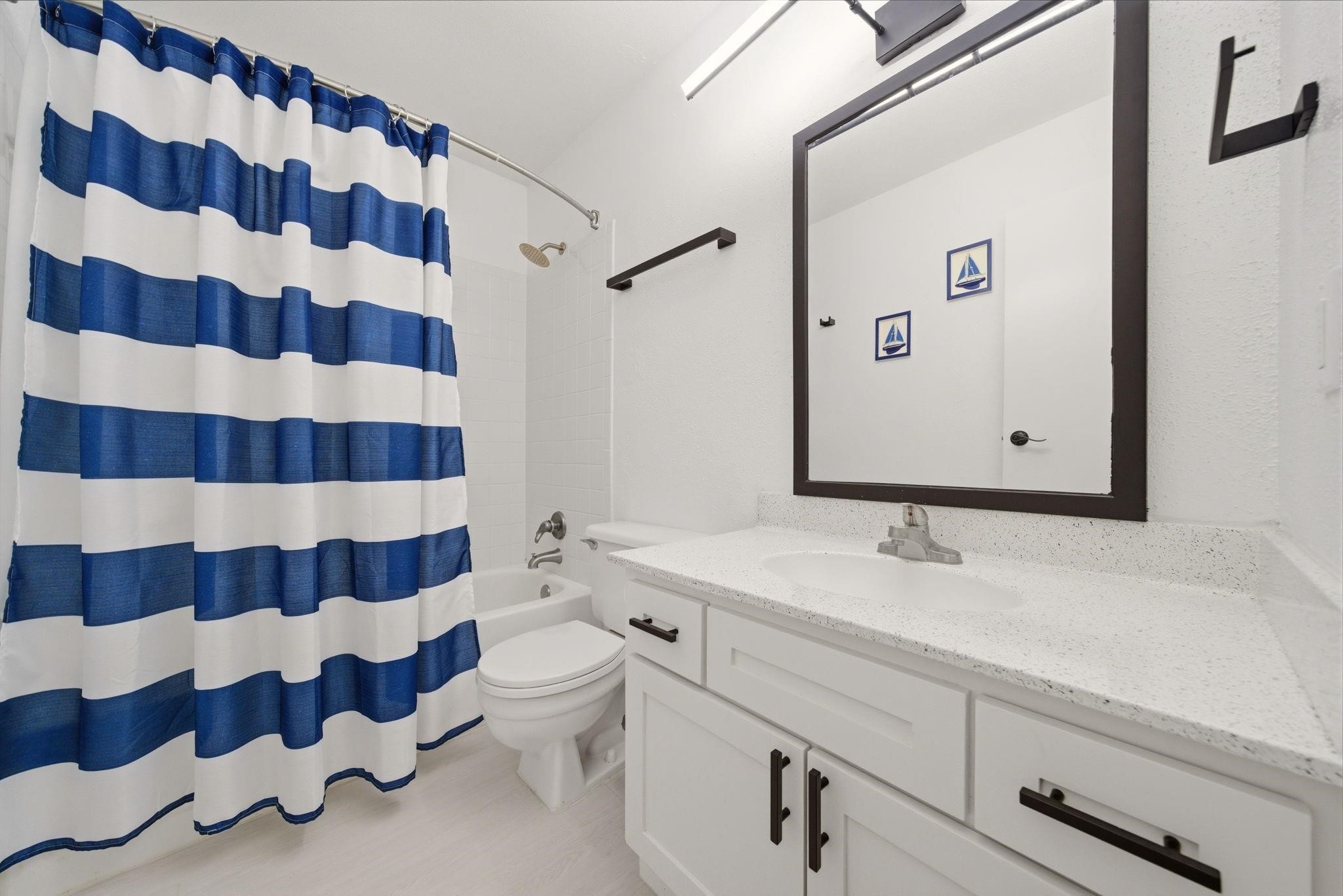 7600 Emmett F Lowry Expressway 806 Property Photo 6