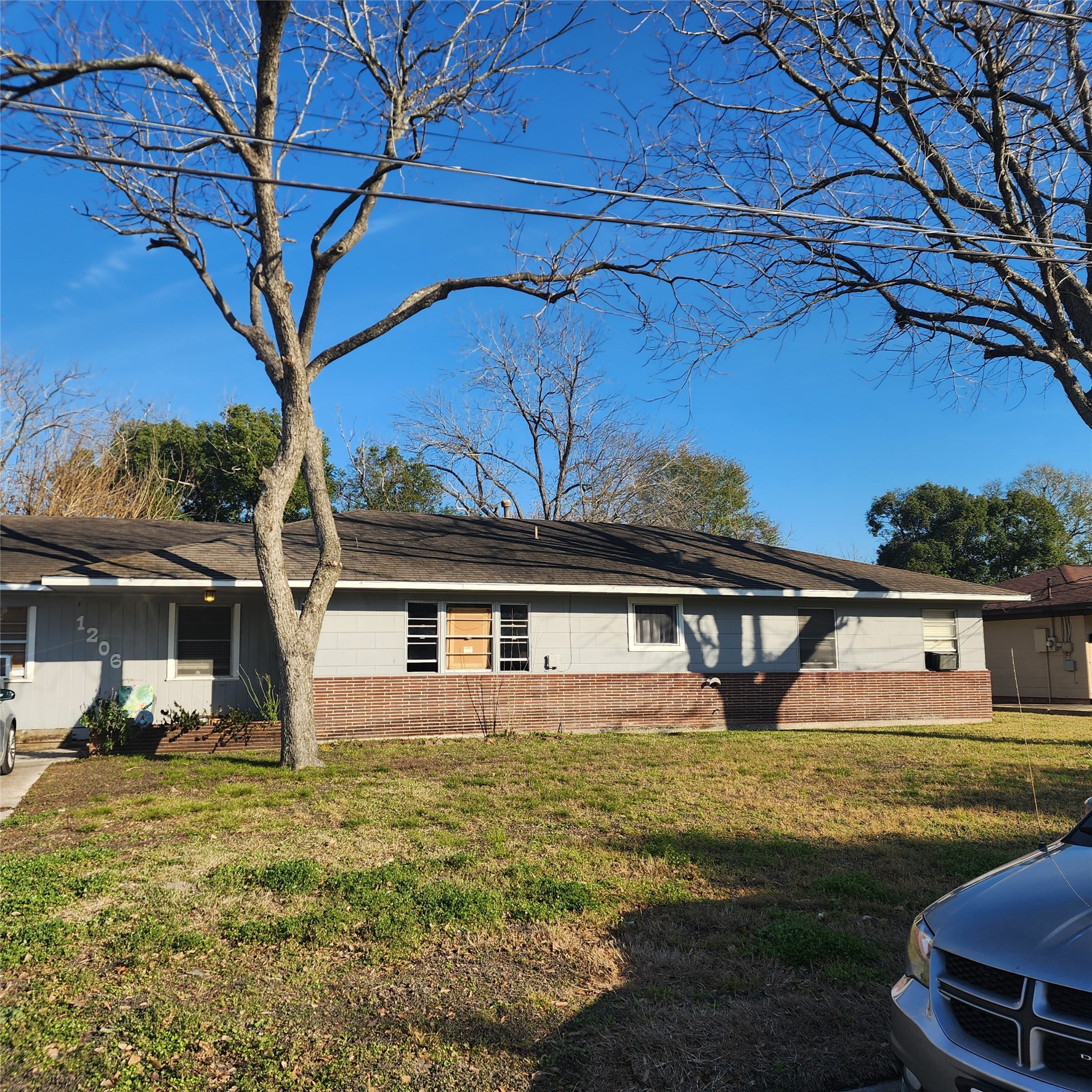 1206 N Commerce Street Property Photo 1