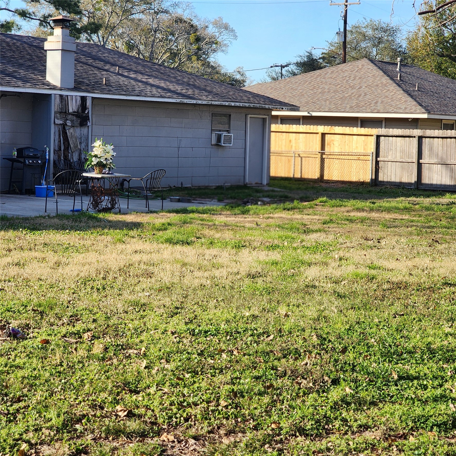 1206 N Commerce Street Property Photo 10