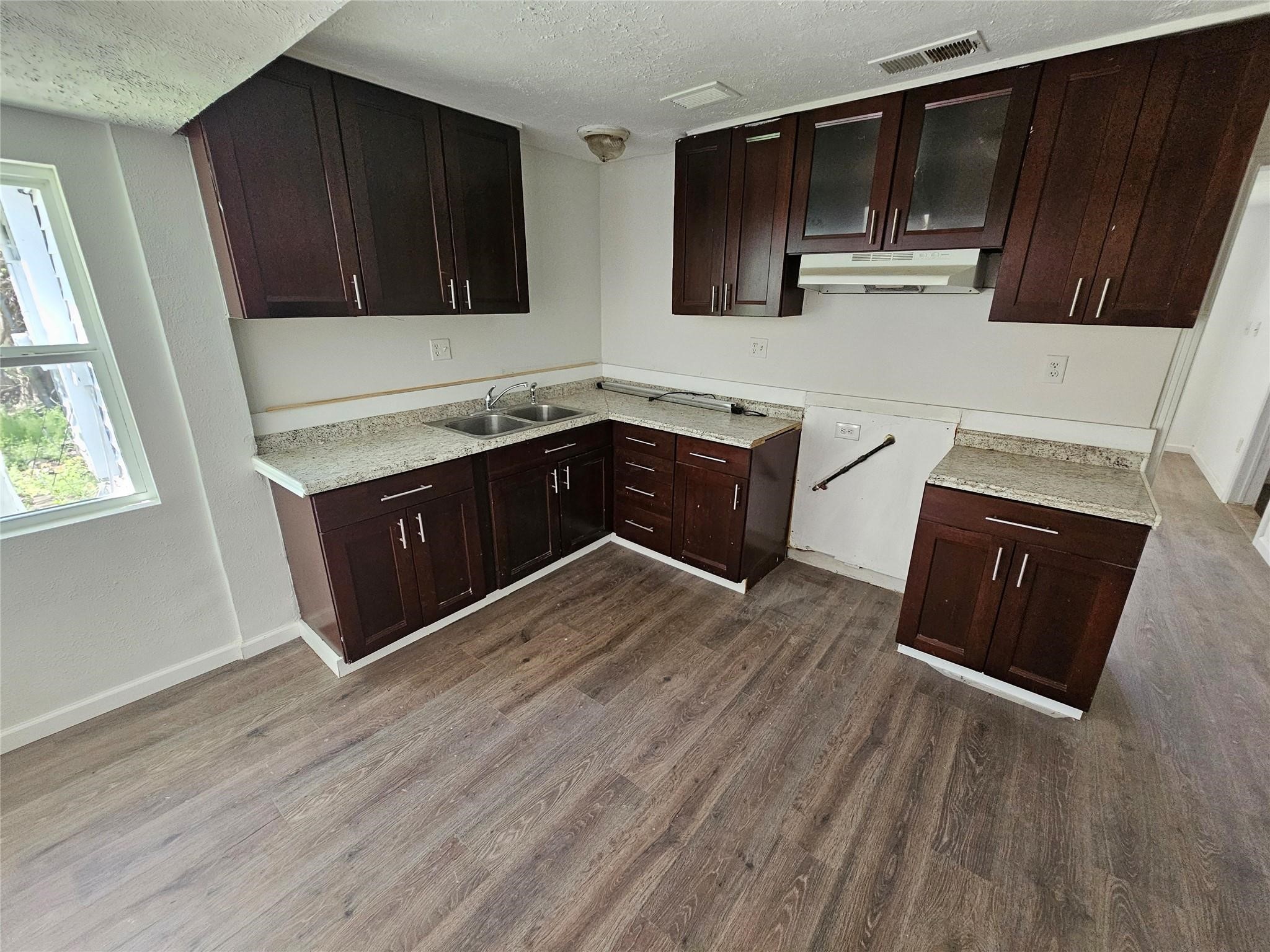 6015 Beekman Road Property Photo 3