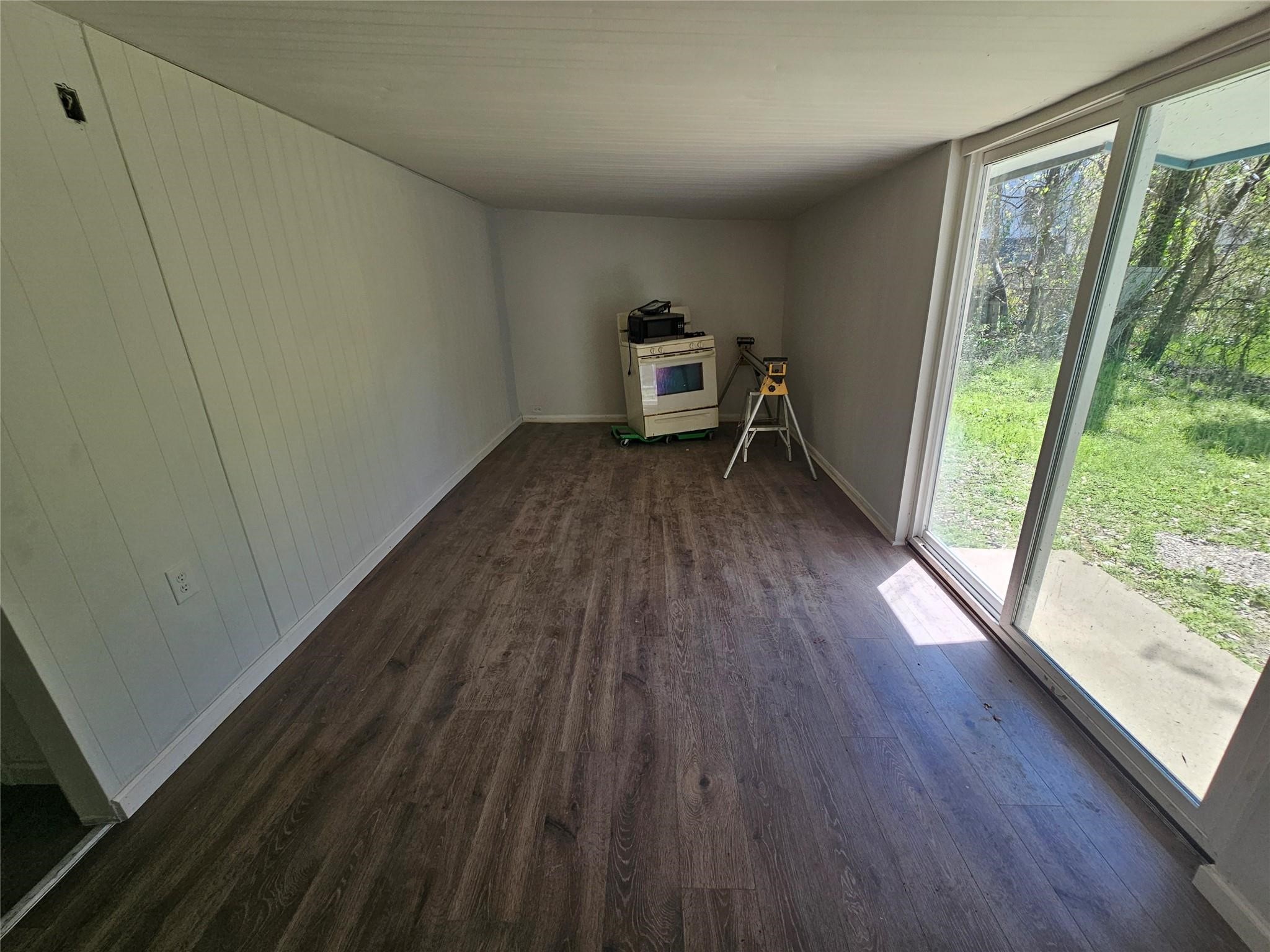 6015 Beekman Road Property Photo 4