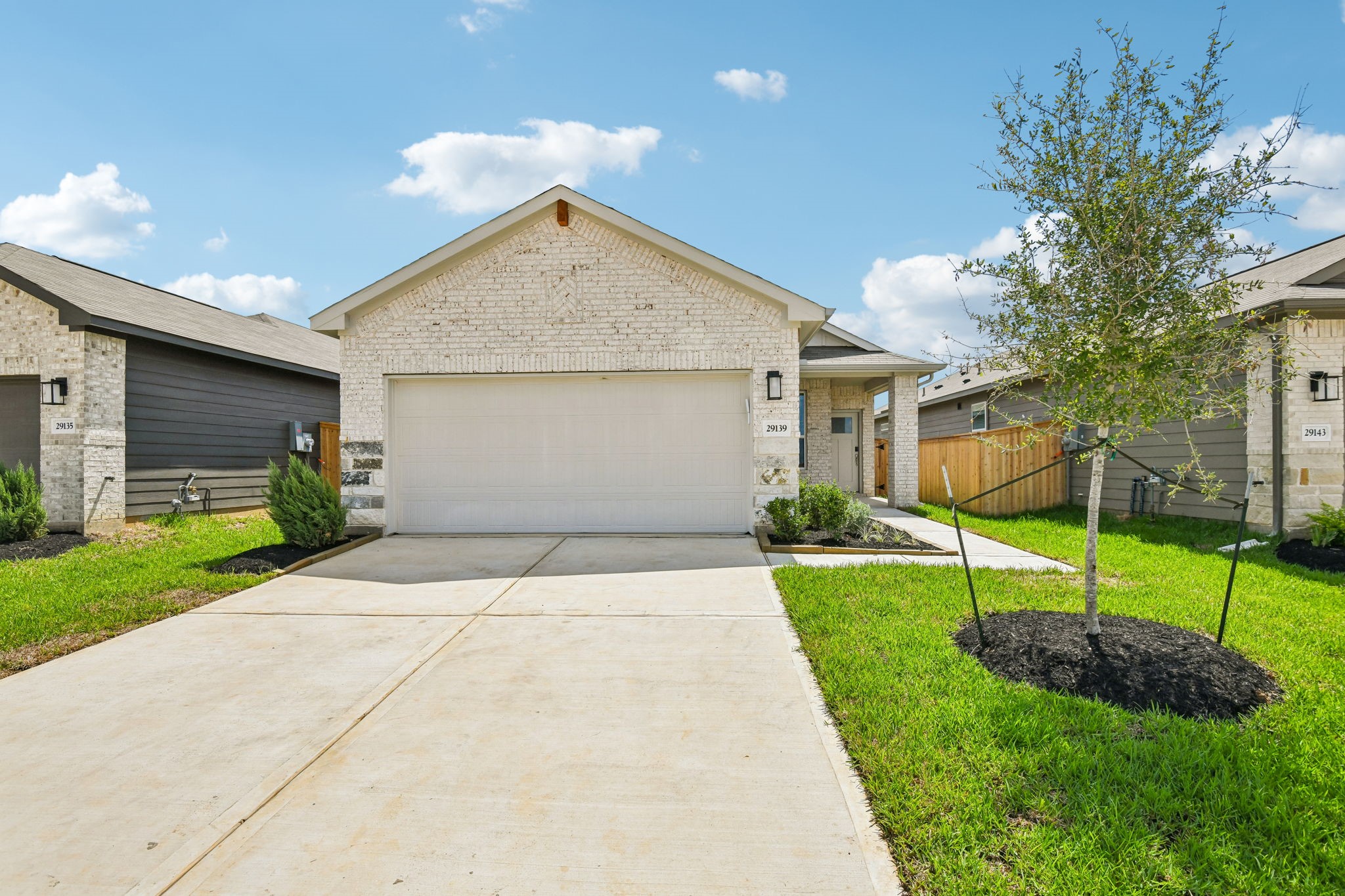 29139 Samuel Gardens Court Property Photo 1