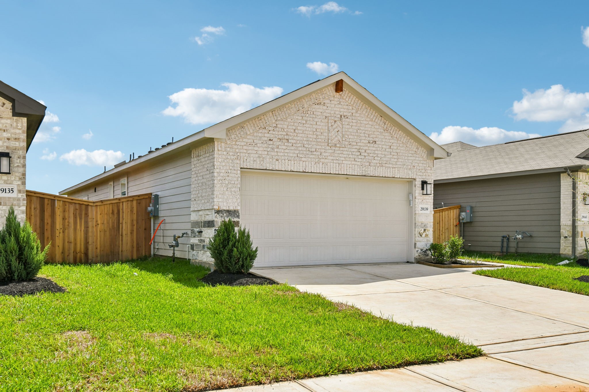 29139 Samuel Gardens Court Property Photo 2