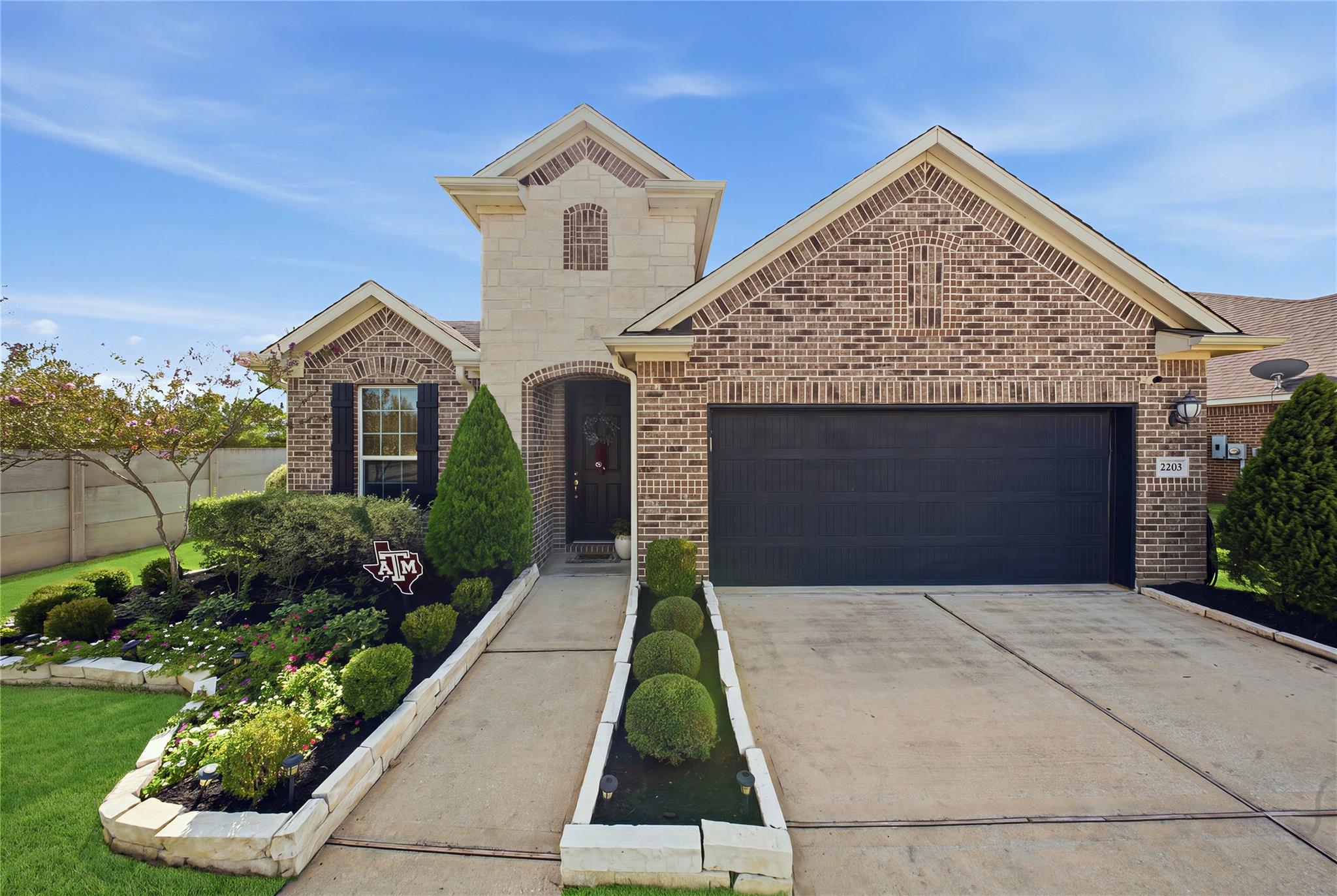 2203 Orono Landing Lane, Pearland TX 77089 Property Photo 1