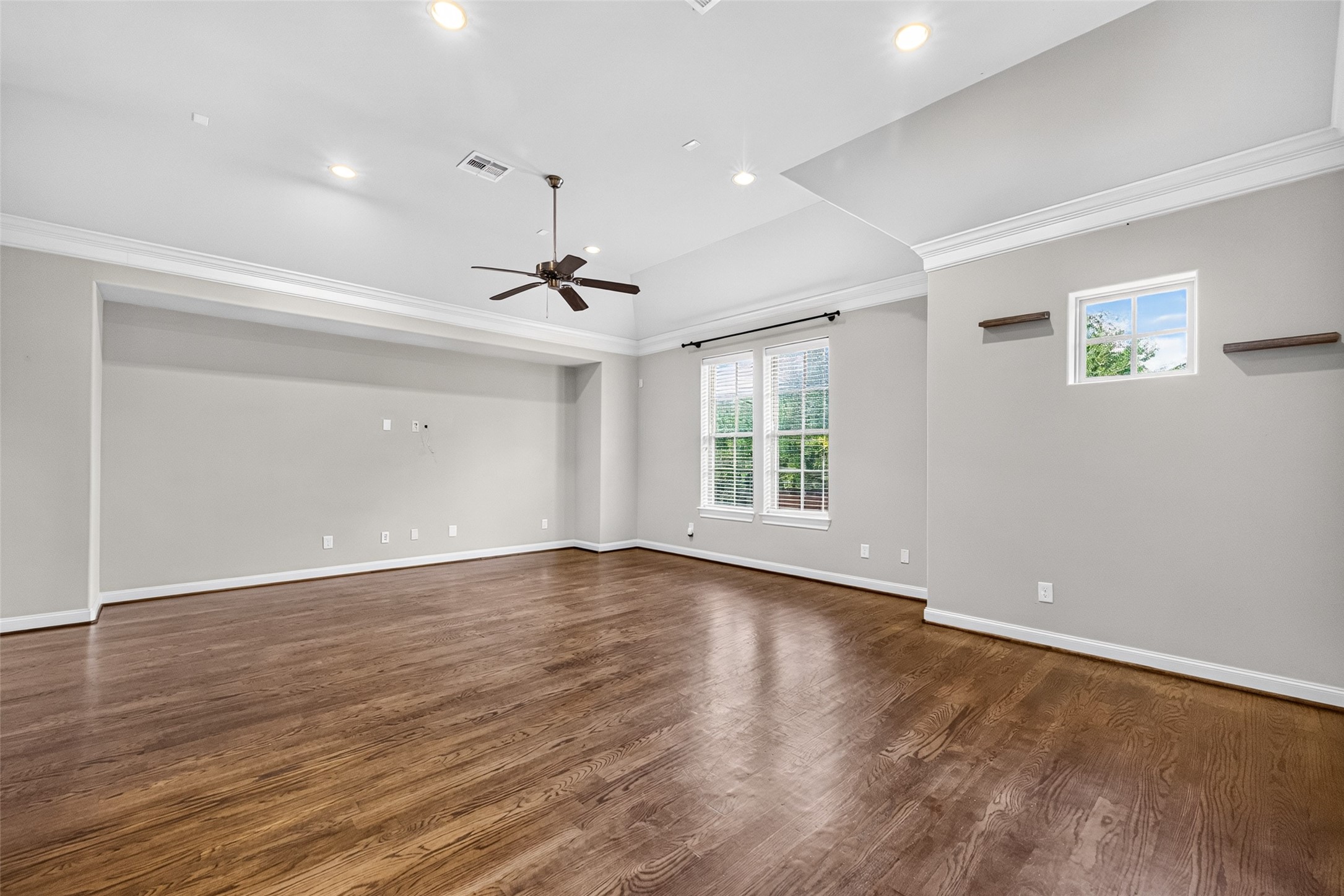 2219 Bastrop Street Property Photo 8