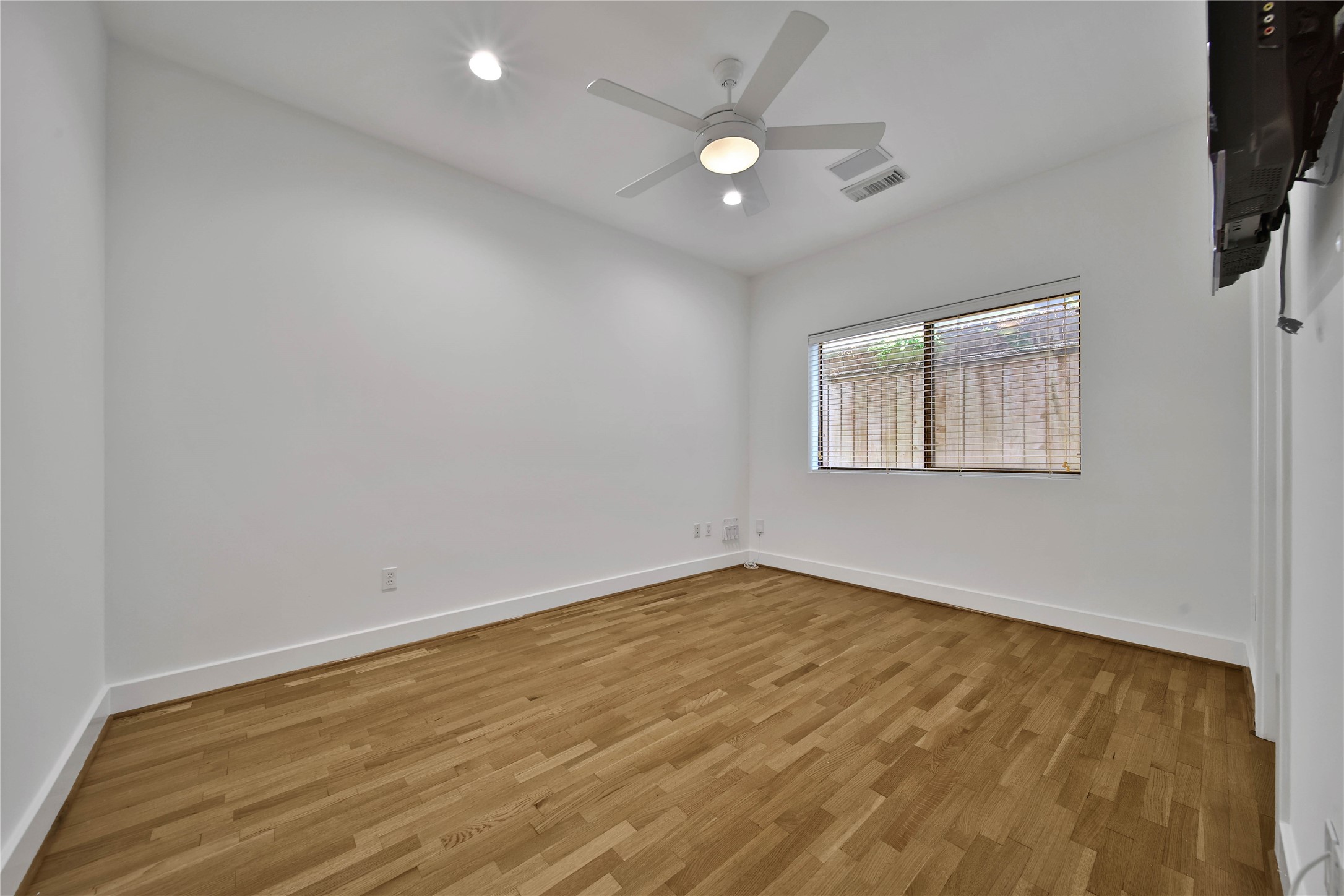 4205 Eigel Street Property Photo 8