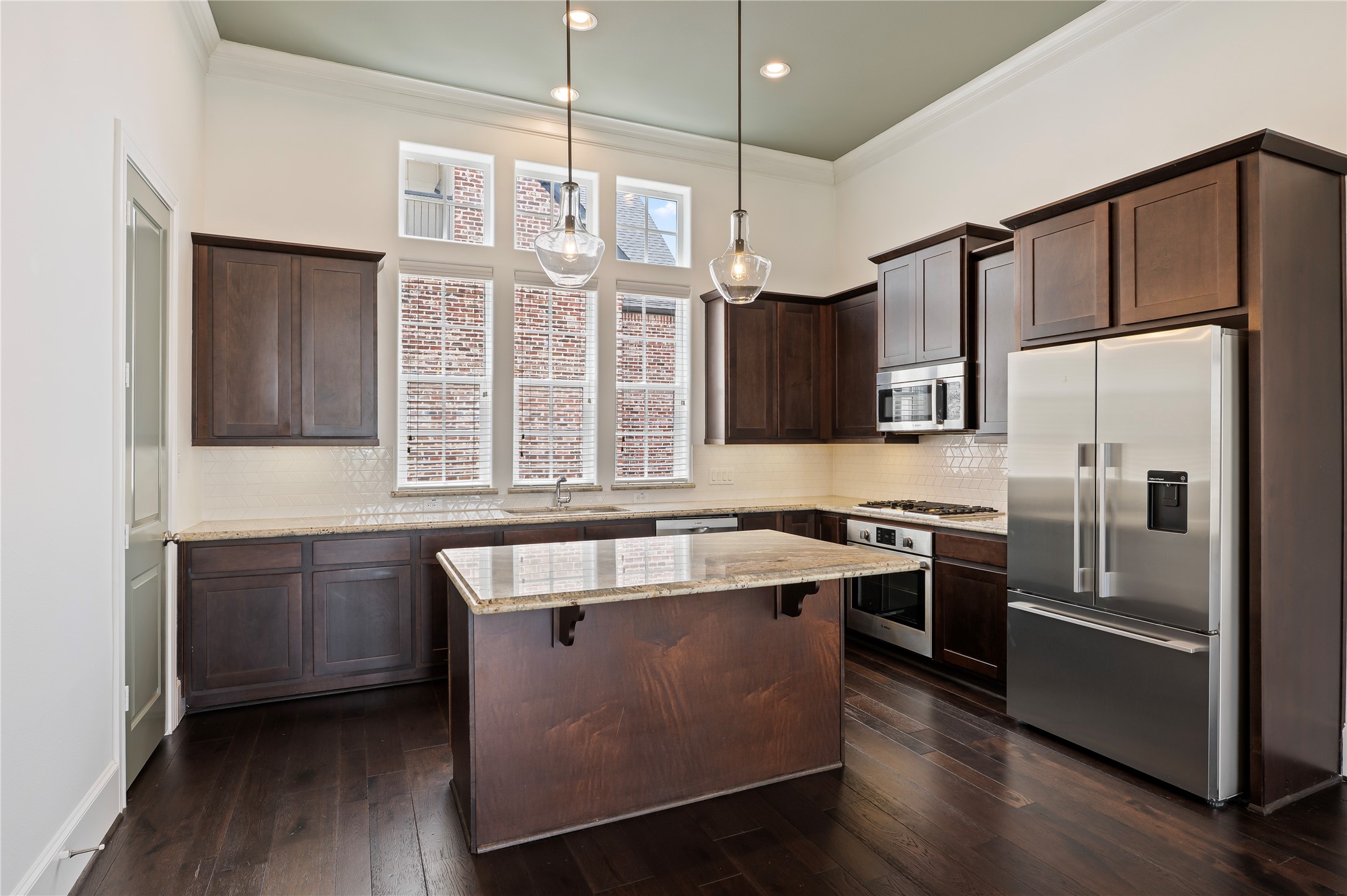 9674 Knight Road Property Photo 14