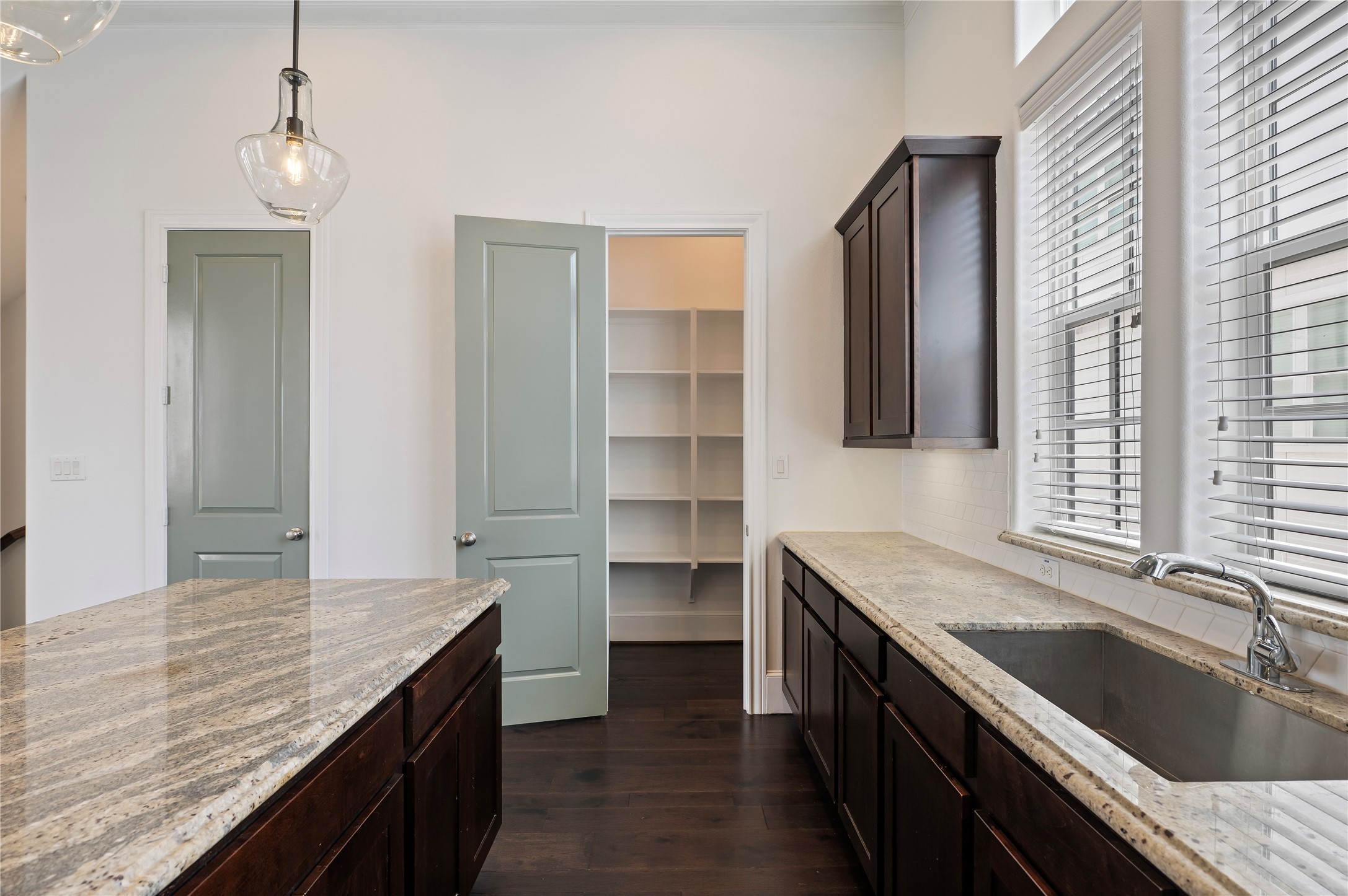 9674 Knight Road Property Photo 16