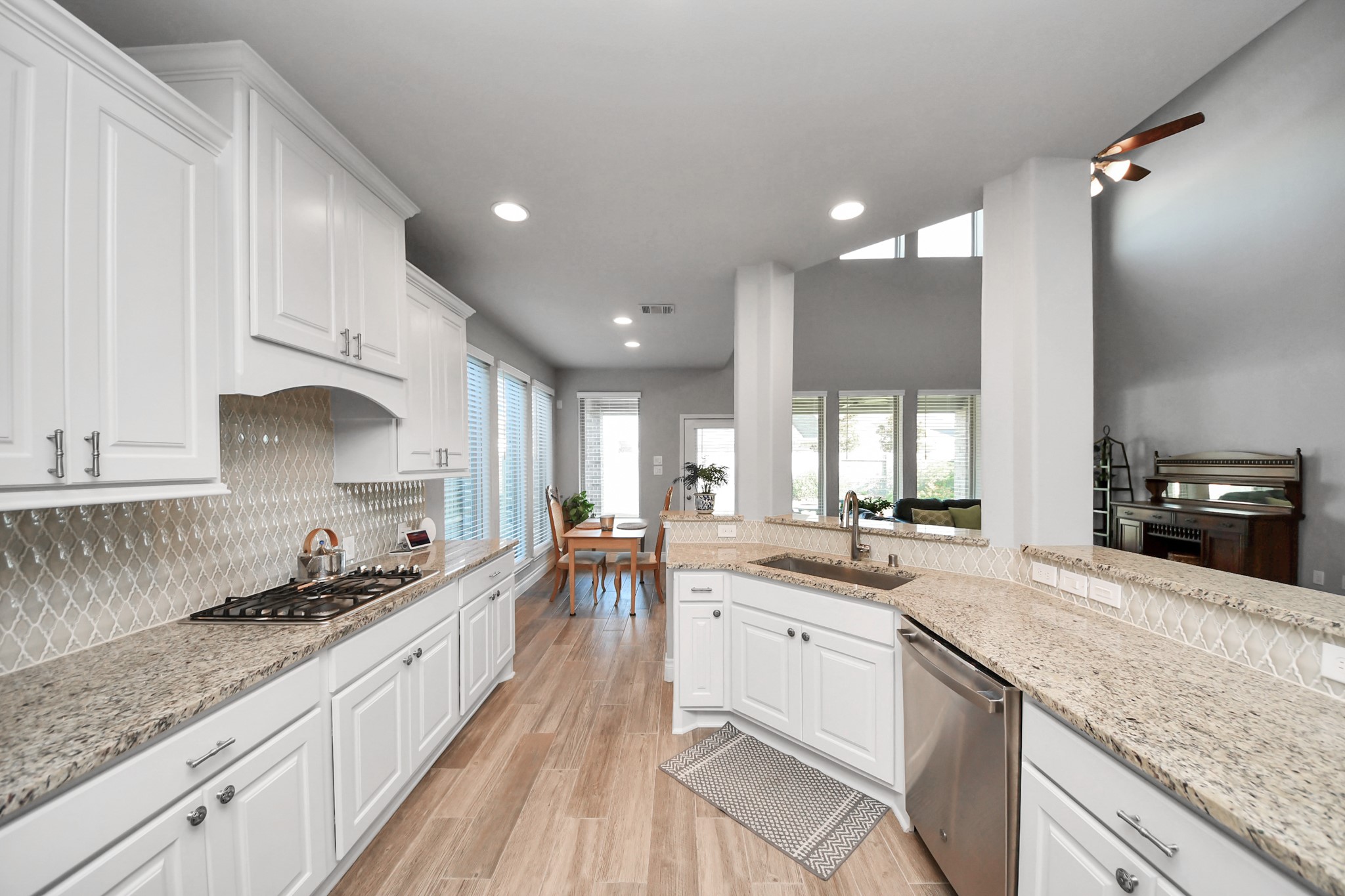 9023 Emerald Cane Drive Property Photo 16
