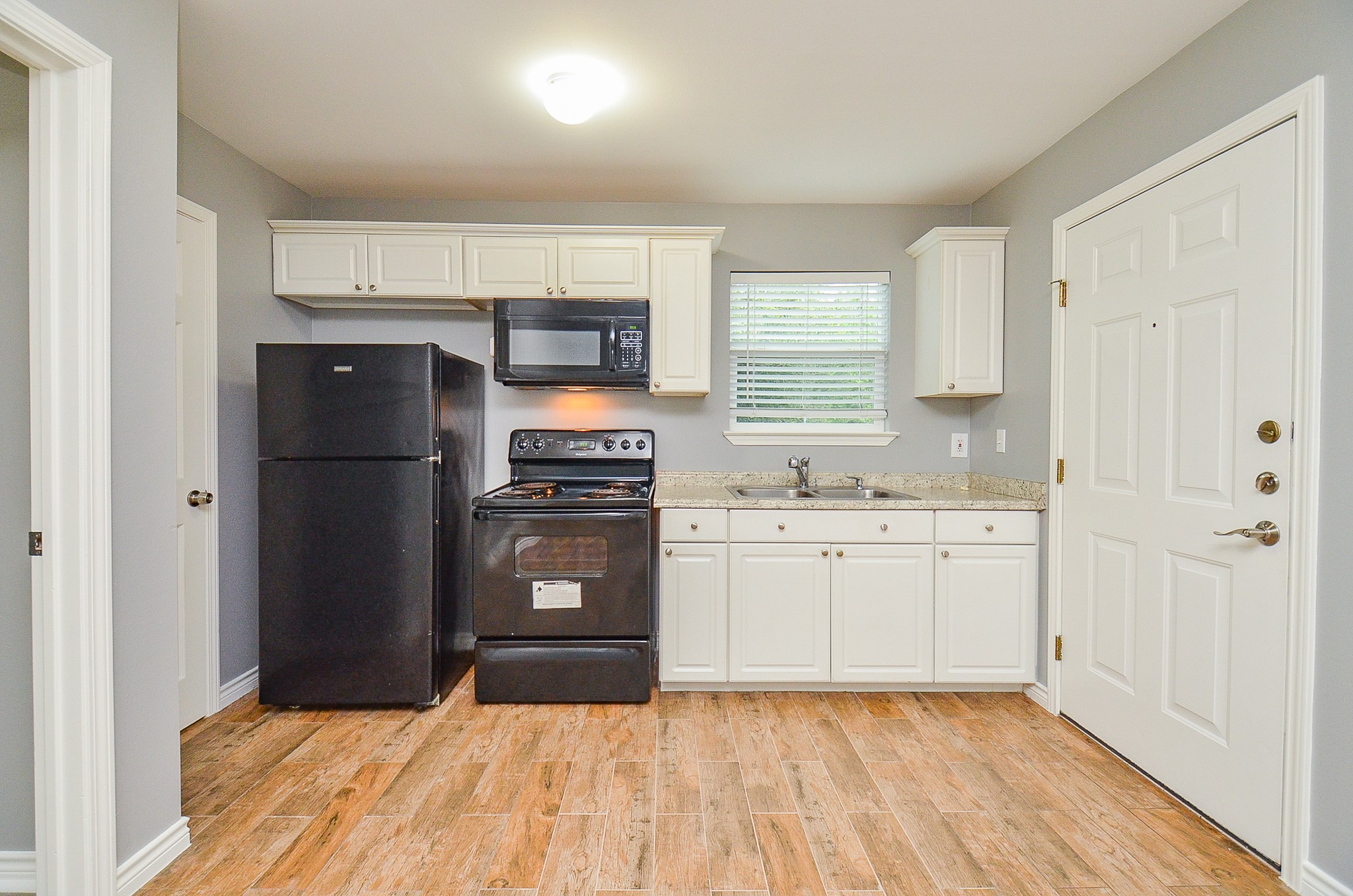 303 Vincent Street A Property Photo 5