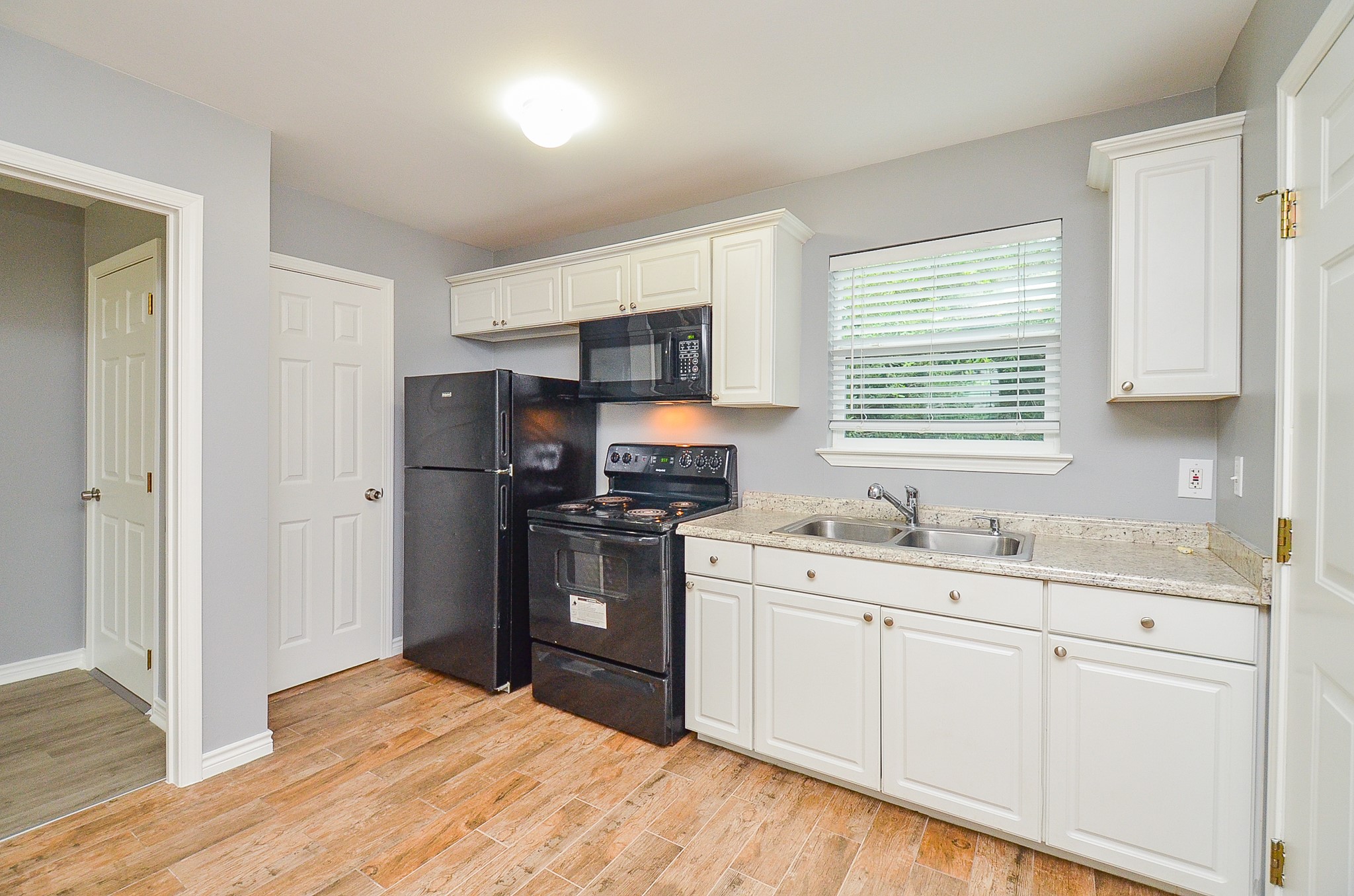 303 Vincent Street A Property Photo 6