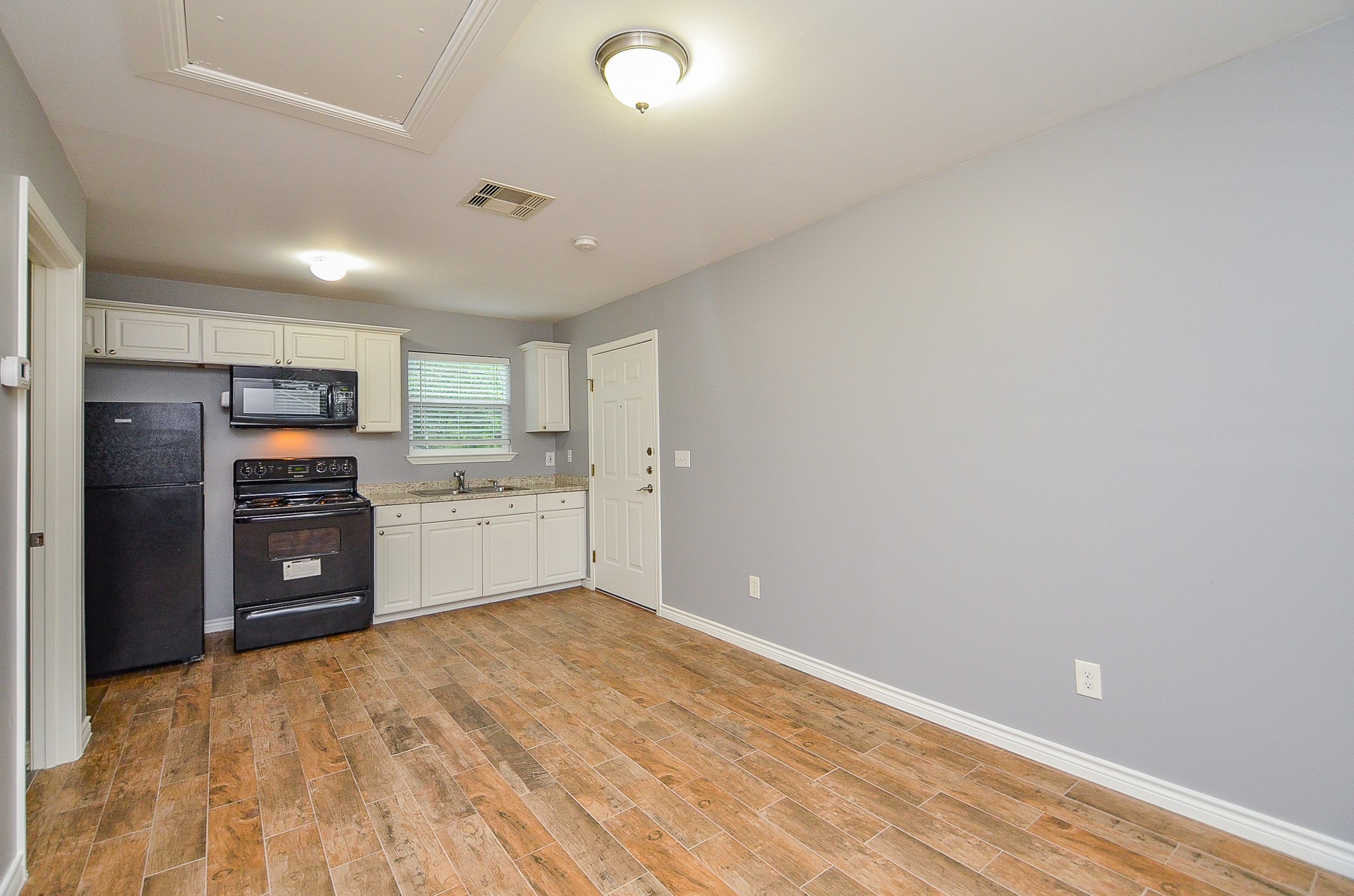 303 Vincent Street A Property Photo 8