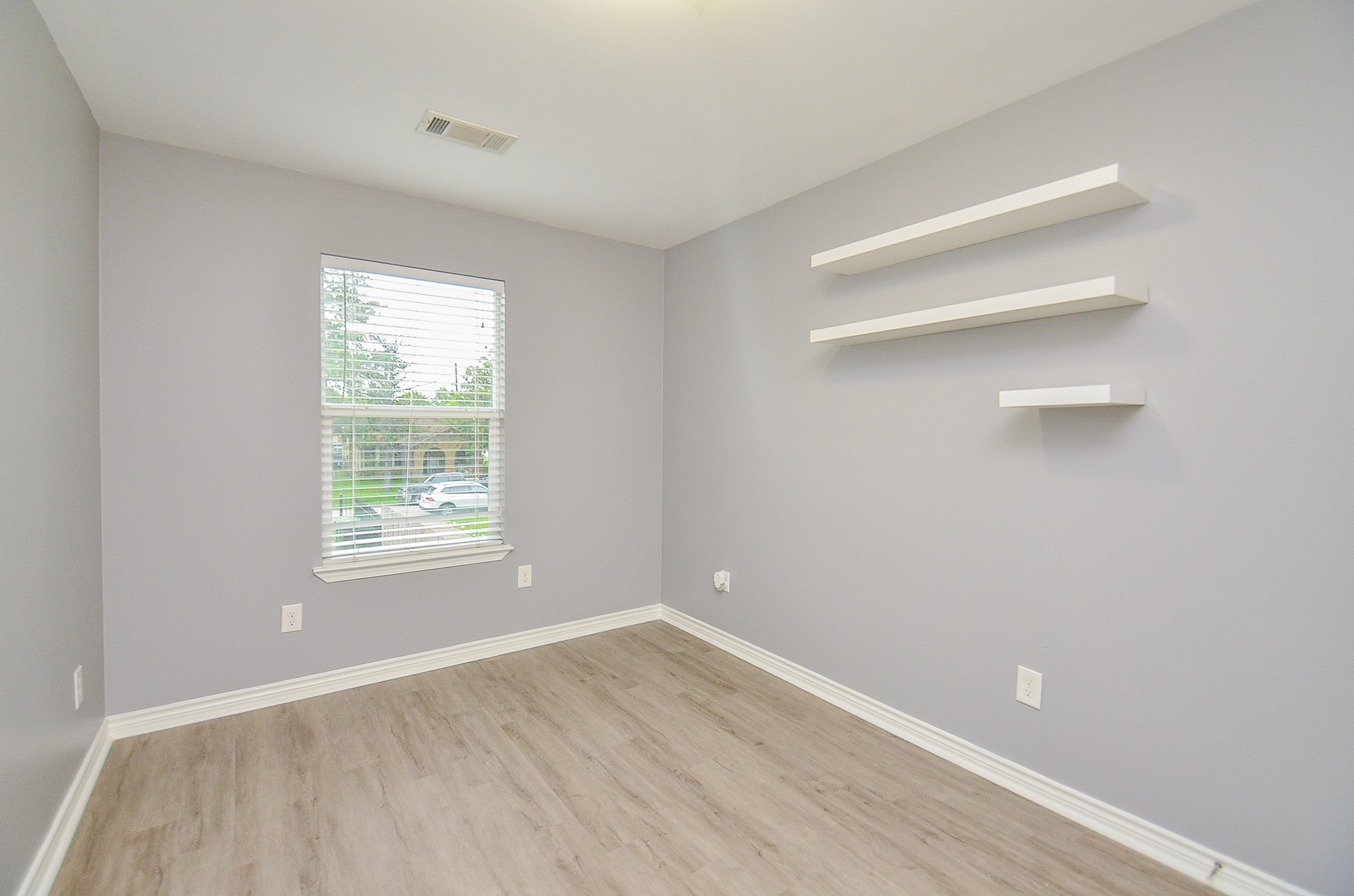303 Vincent Street A Property Photo 11