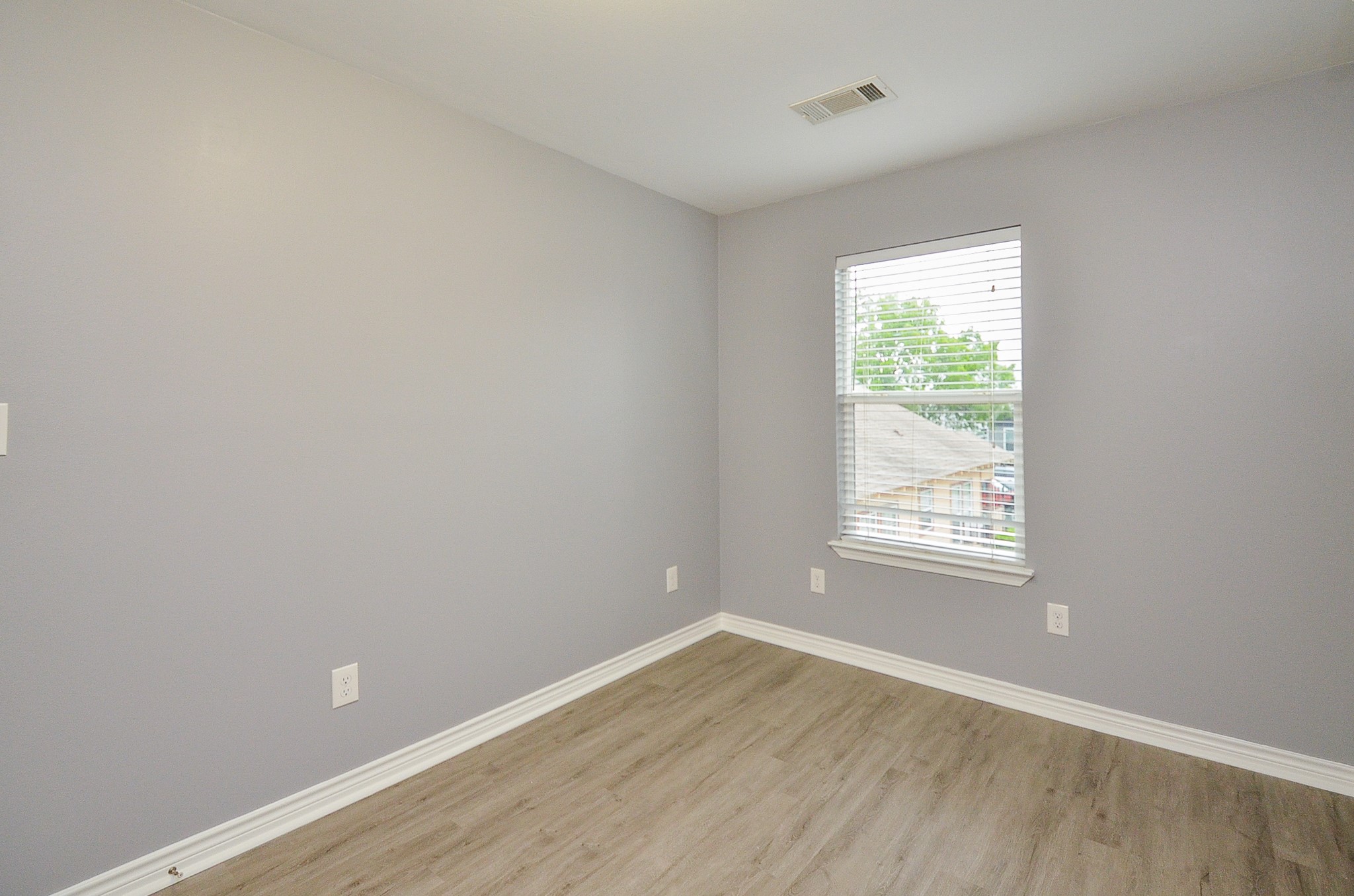 303 Vincent Street A Property Photo 12