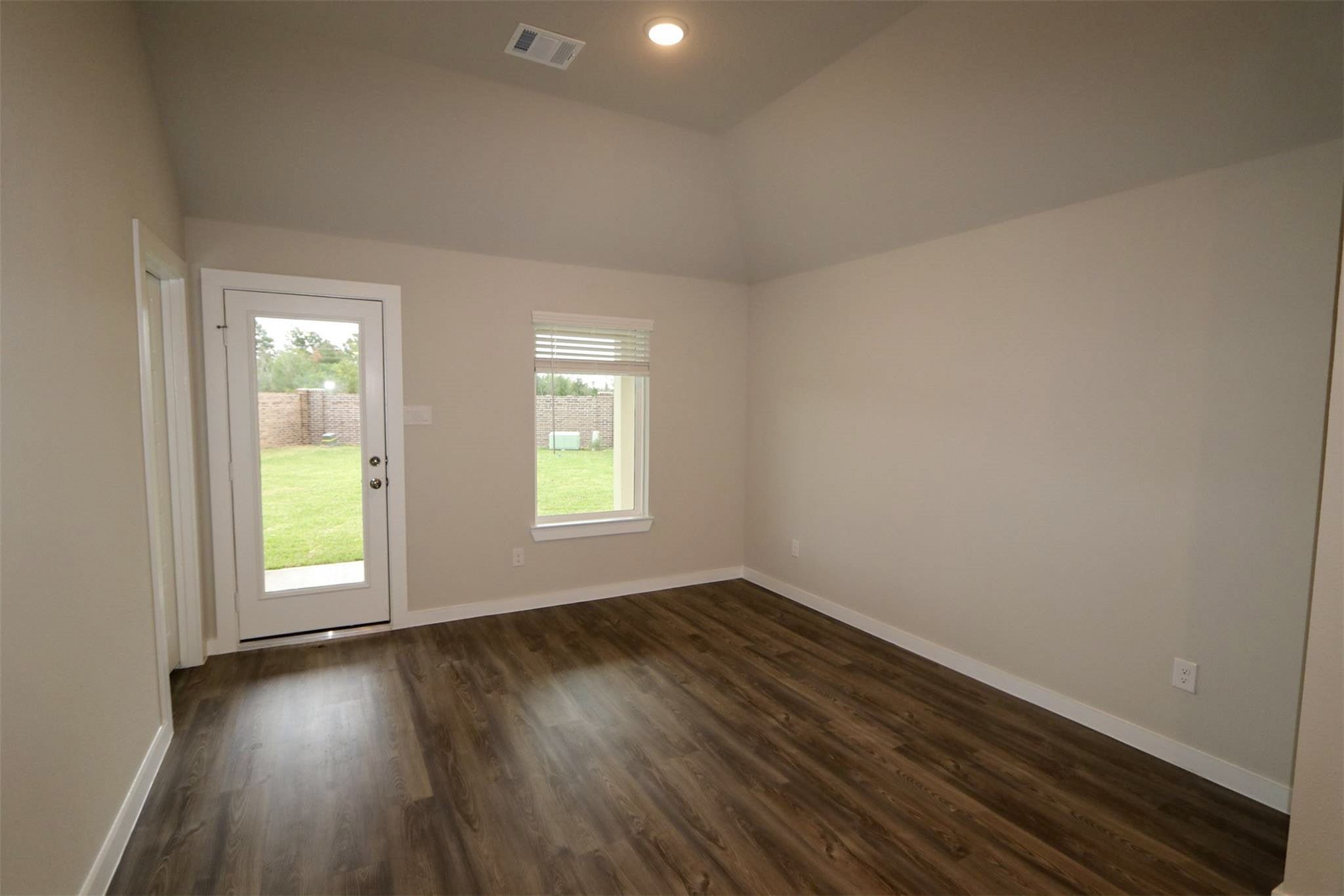 5803 Aurora Lane Property Photo 6