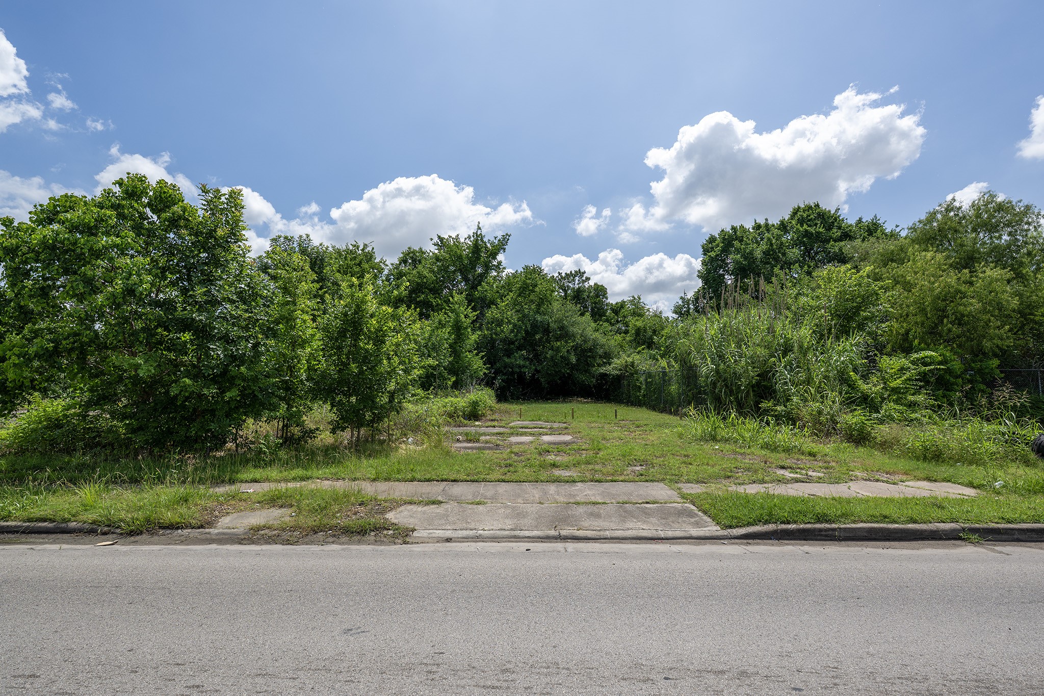 2418 Jensen Drive Property Photo