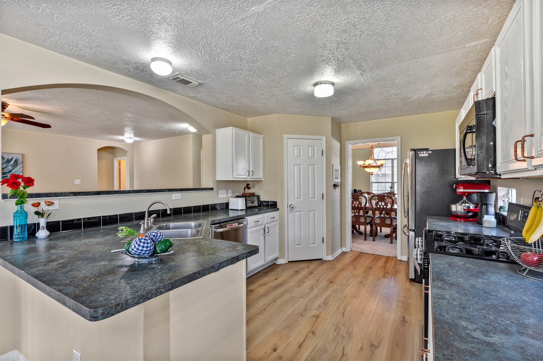 7222 Foxshadows Lane Property Photo 3